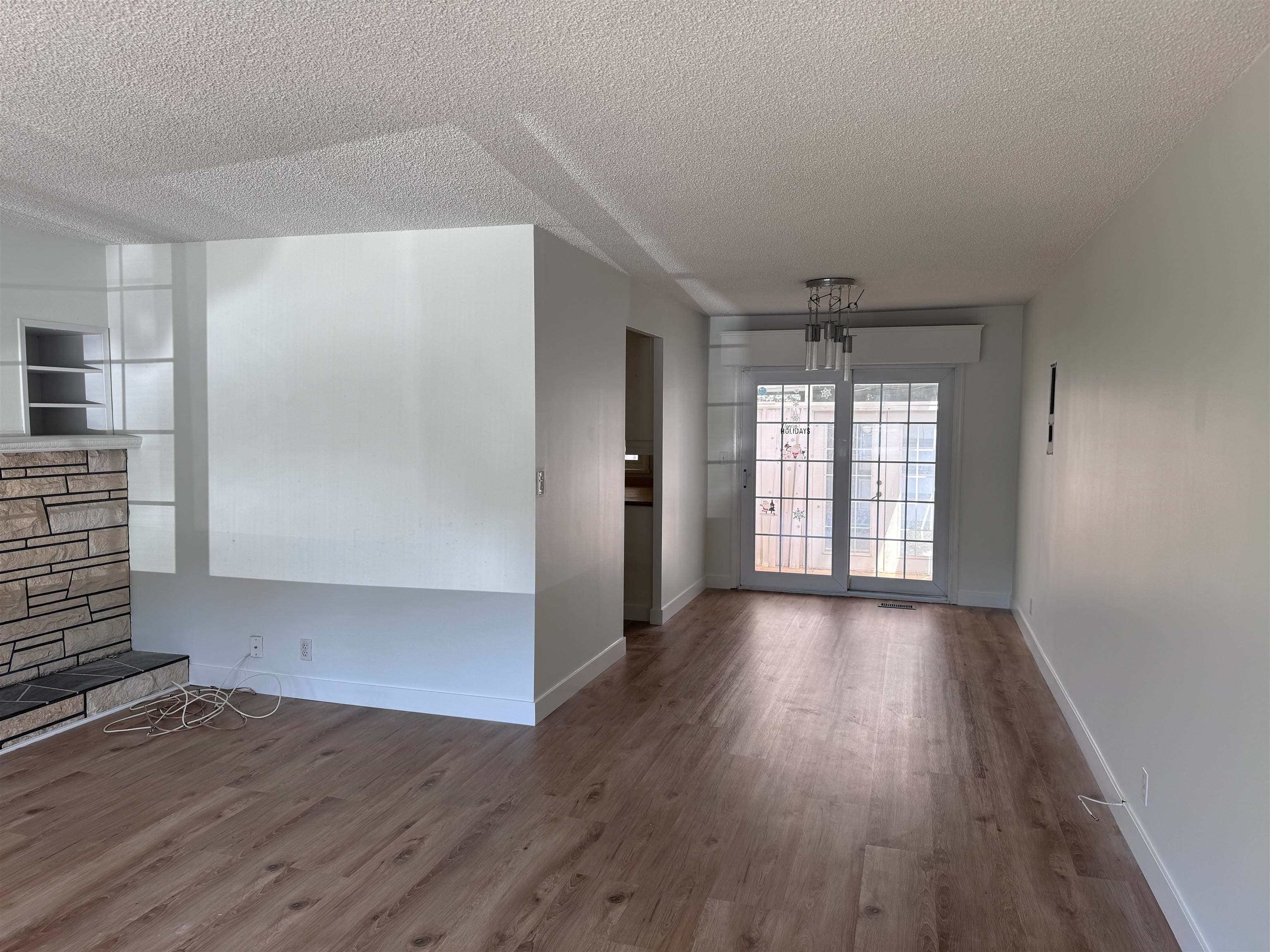 13481 Hilton Road, Surrey, V3R 5J3 — photo 4