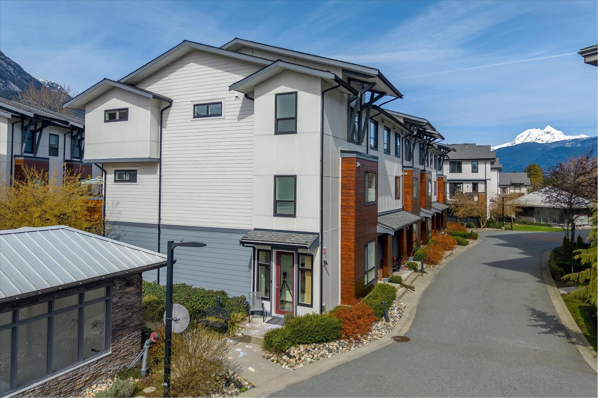 87 - 1188 Main Street, Squamish, V8B 0Z3 — photo 2