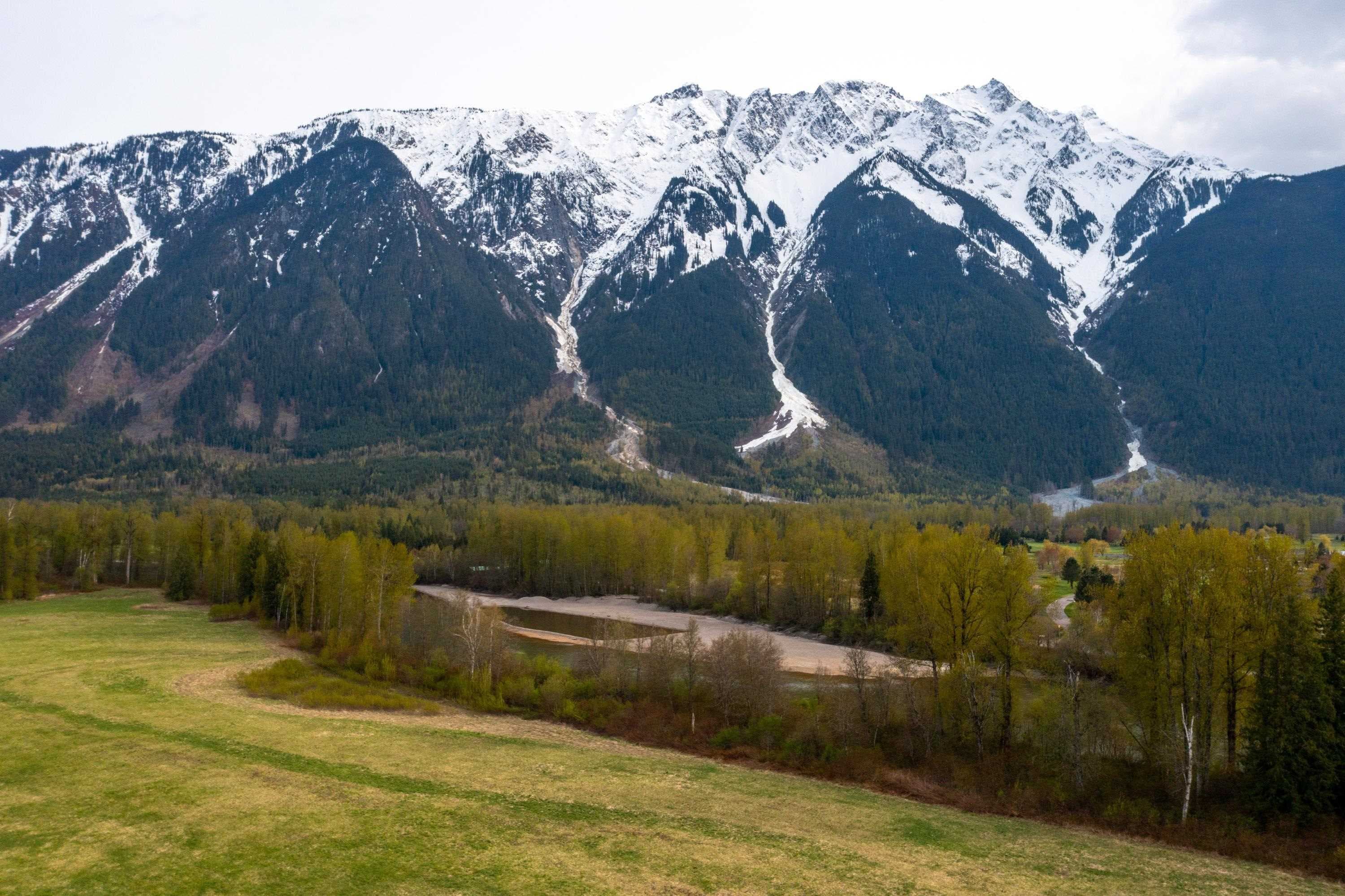 1692 Highway 99, Pemberton, V0N 2L0 — photo 3