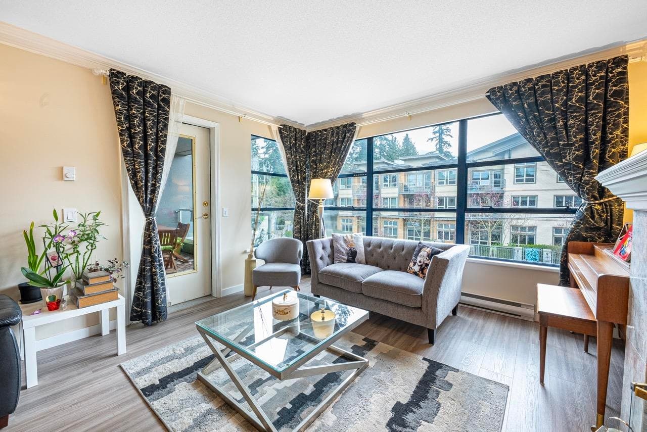 206 - 3151 Woodbine Drive, North Vancouver