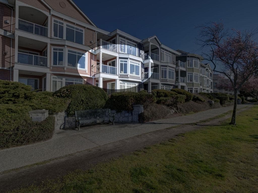 205 - 5470 Inlet Avenue, Sechelt, V7Z 0H4 — photo 3