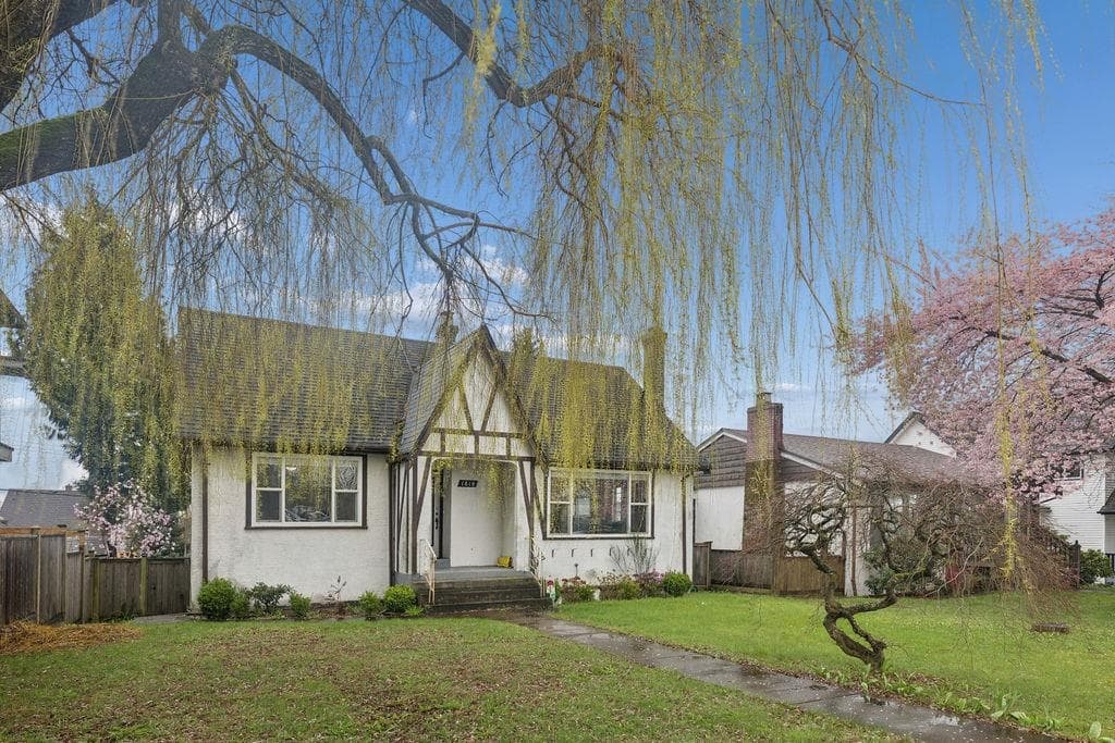 1810 Tenth Avenue, New Westminster — sold