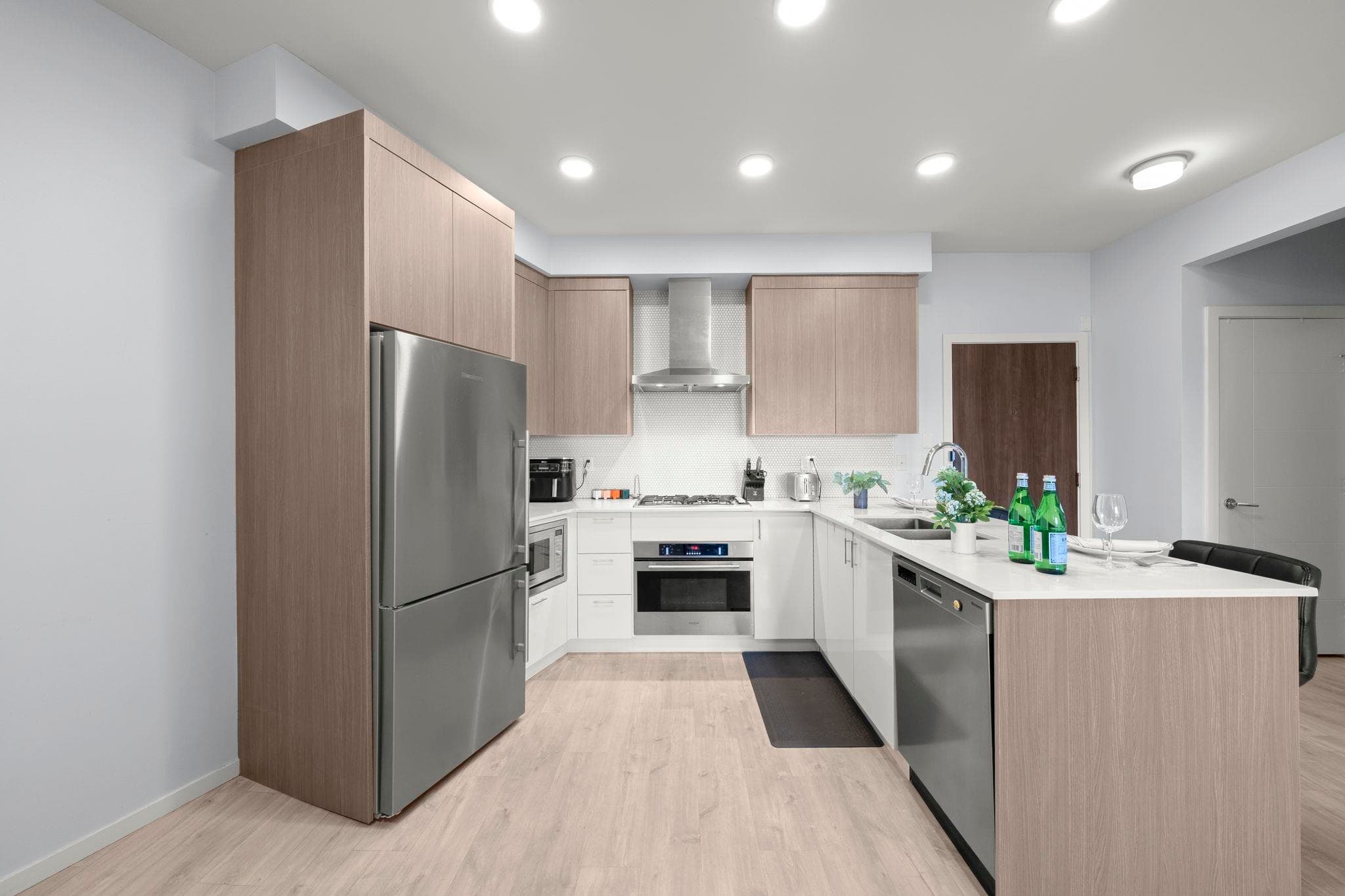 PH18 - 6283 Kingsway, Burnaby