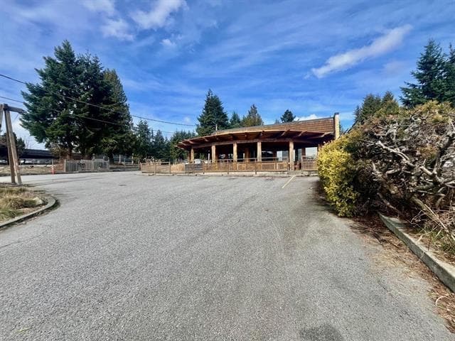 818 Gibsons Way, Gibsons
