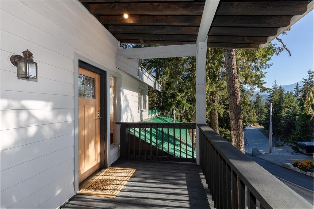 9539 Emerald Drive, Whistler, V8E 0G5 — photo 3