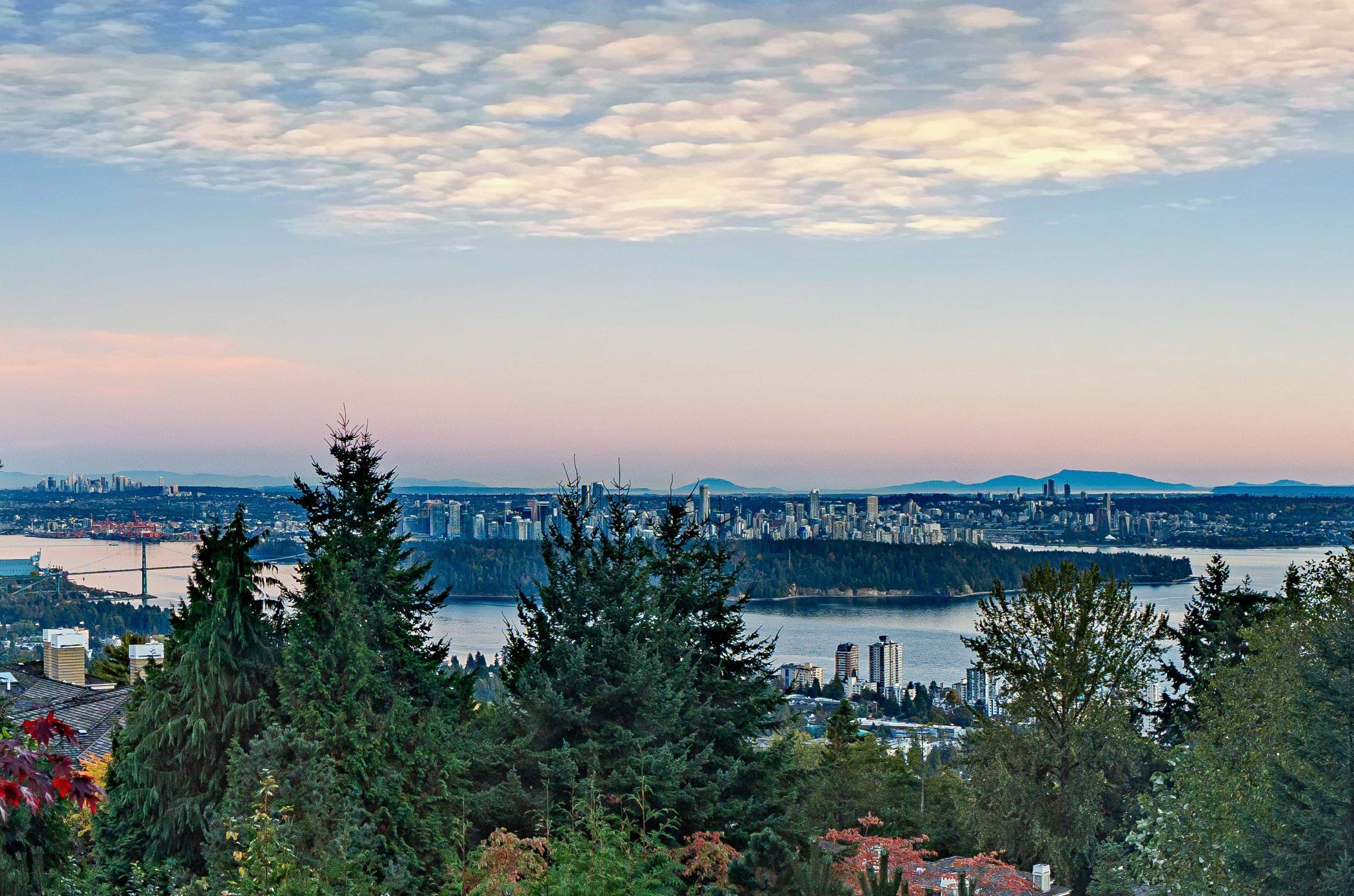 2398 Constantine Place, West Vancouver, V7S 3H7 — photo 3