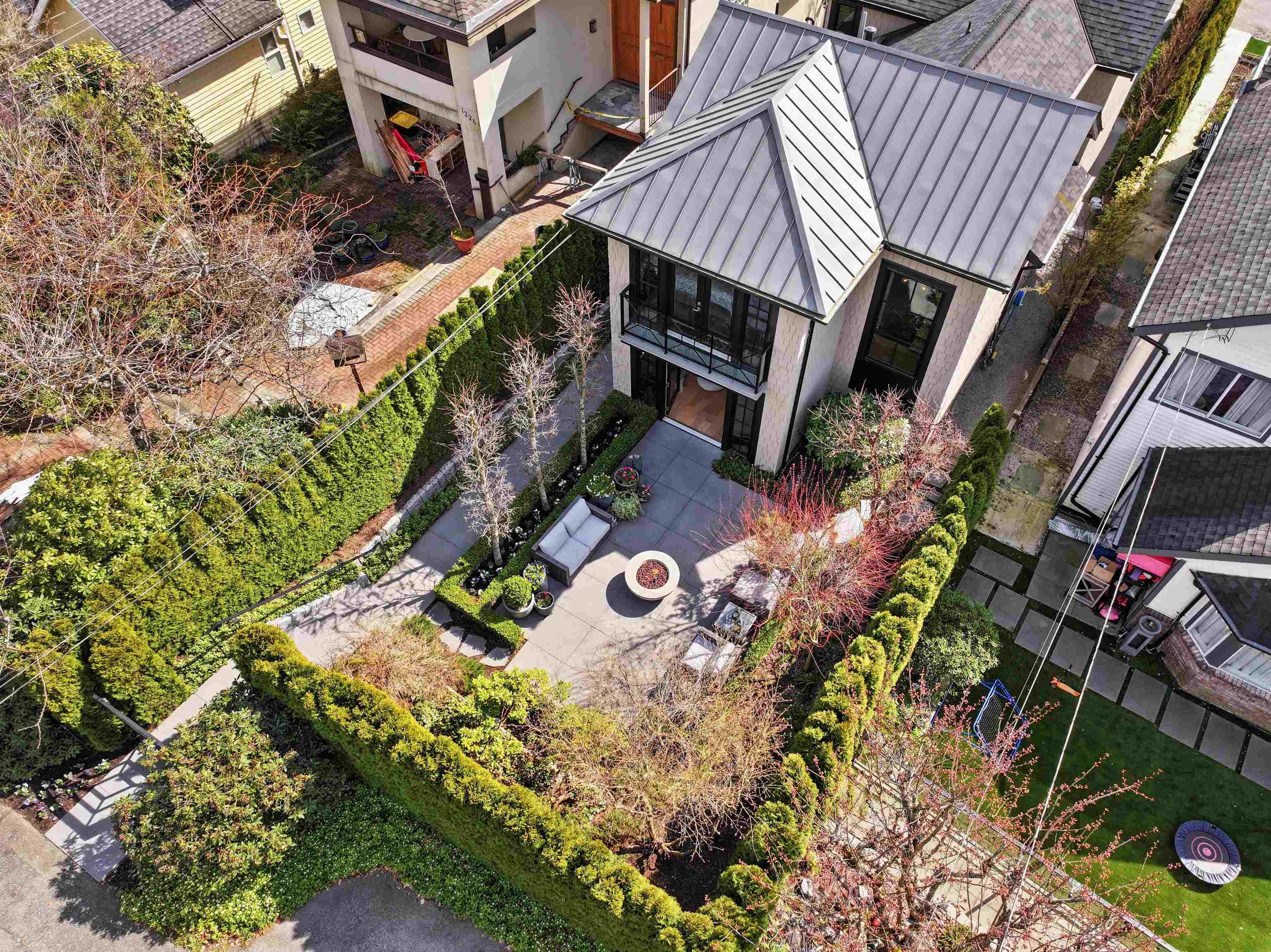 1230 Esquimalt Avenue, West Vancouver
