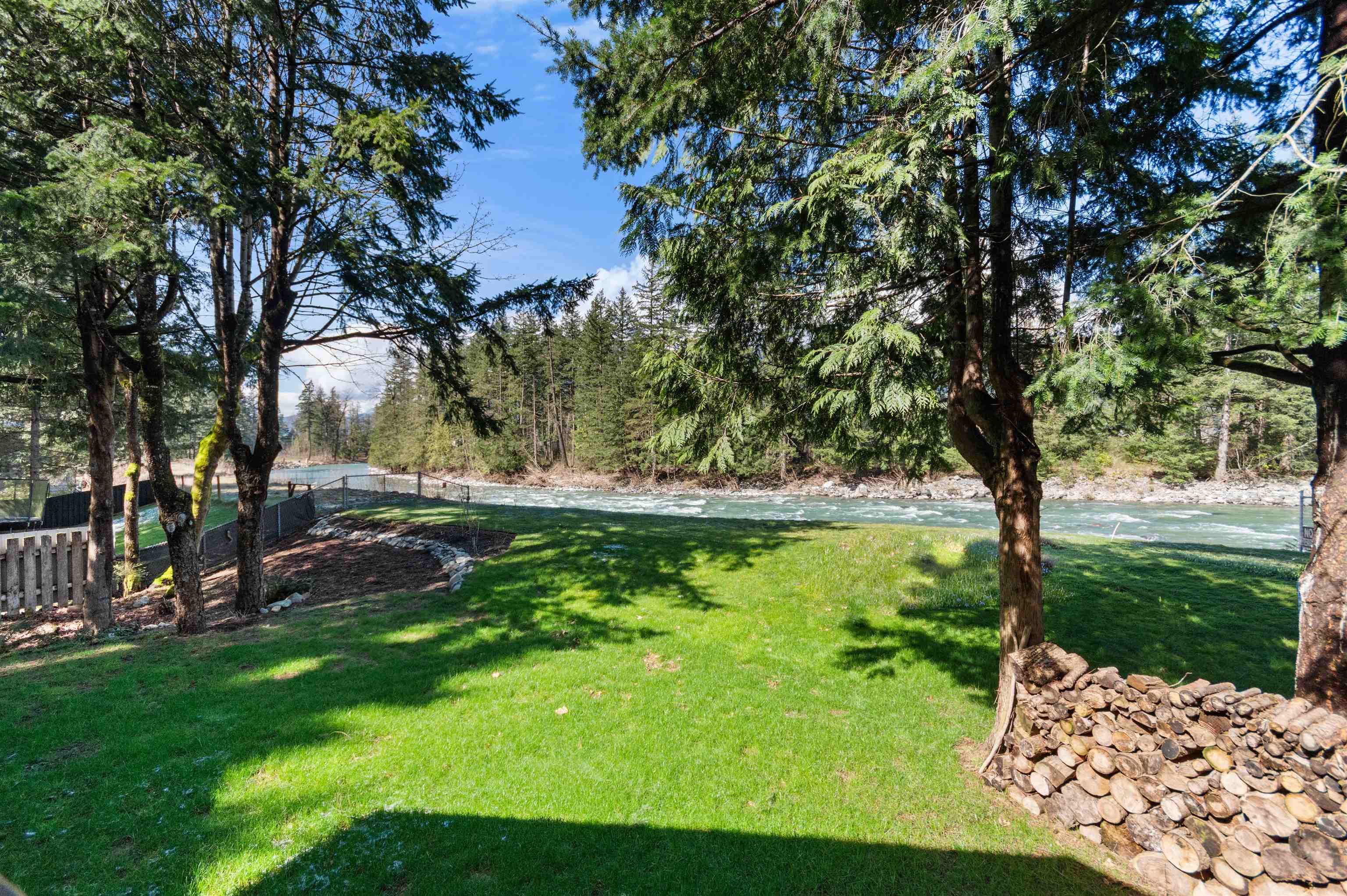 30 Robertson Crescent, Hope, V0X 1L4 — photo 2