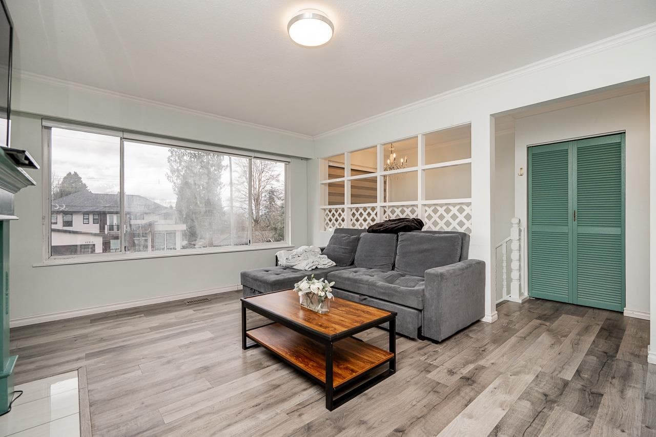 11310 Loughren Drive, Surrey, V3K 4Z4 — photo 5