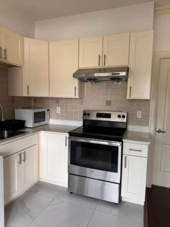 387x S Elmwood Street, Burnaby, V5G 1R9 — photo 5