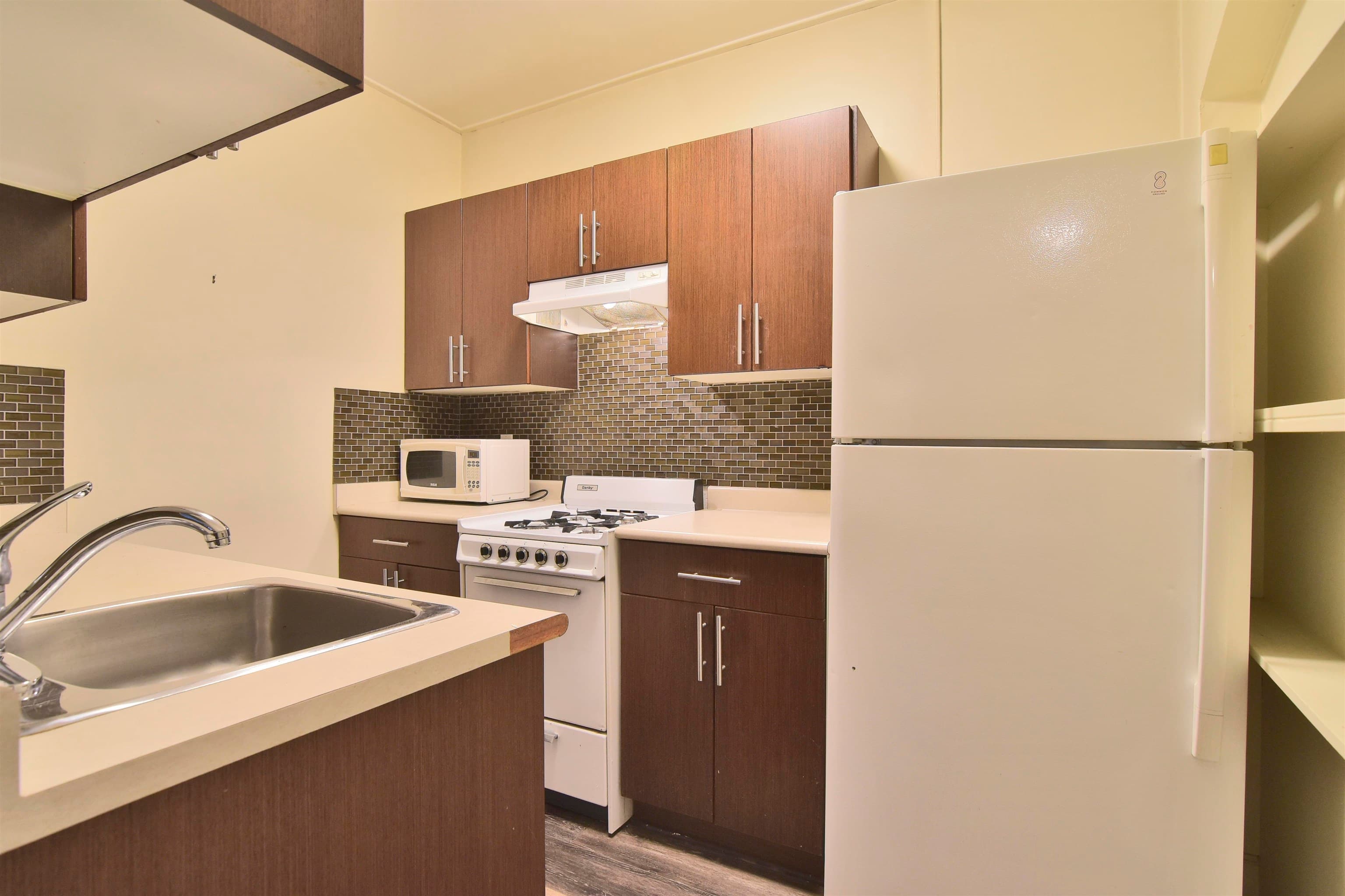 5 - 935 Jervis Street, Vancouver, V6E 2B5 — photo 3