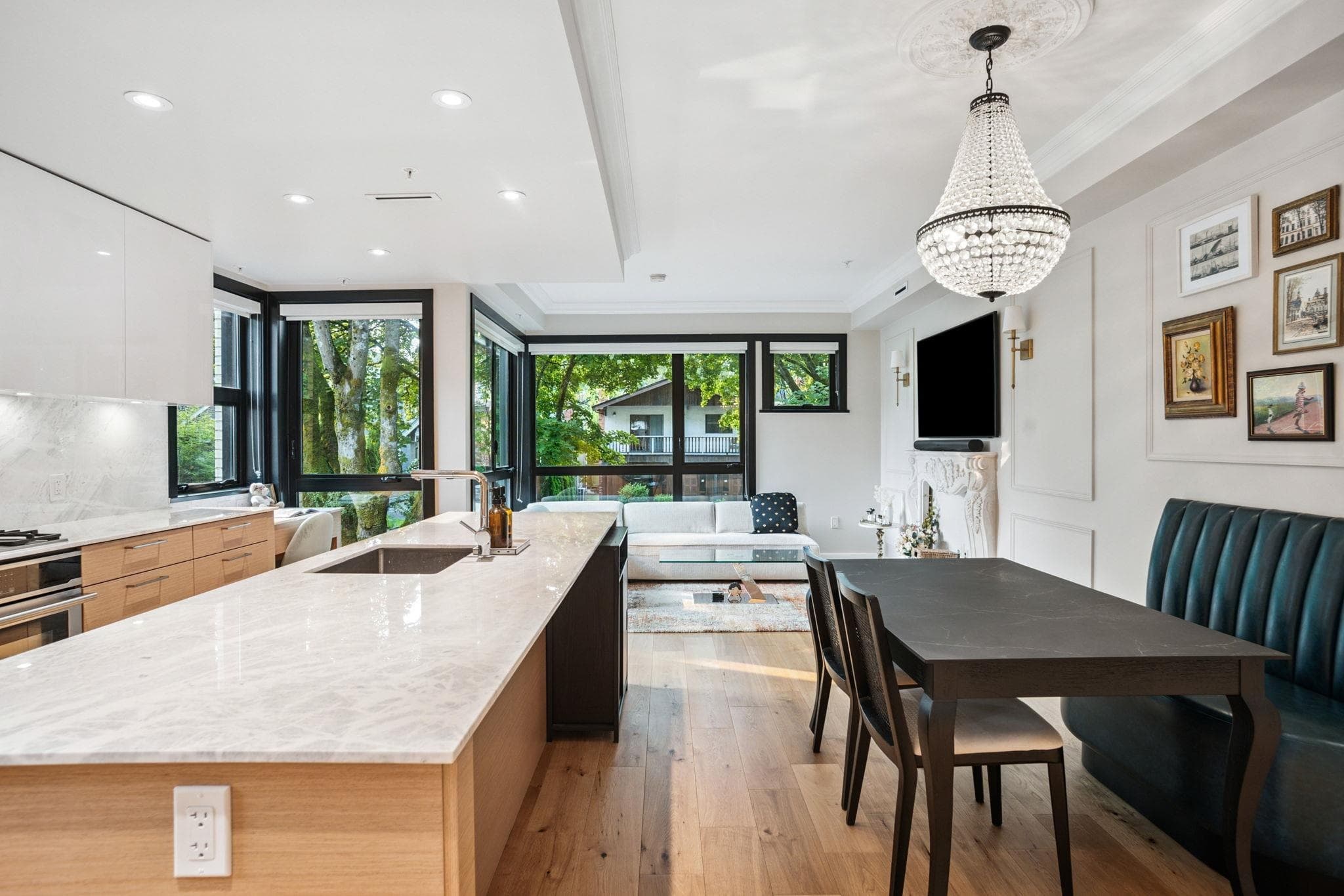 201 - 3669 W 11th Avenue, Vancouver