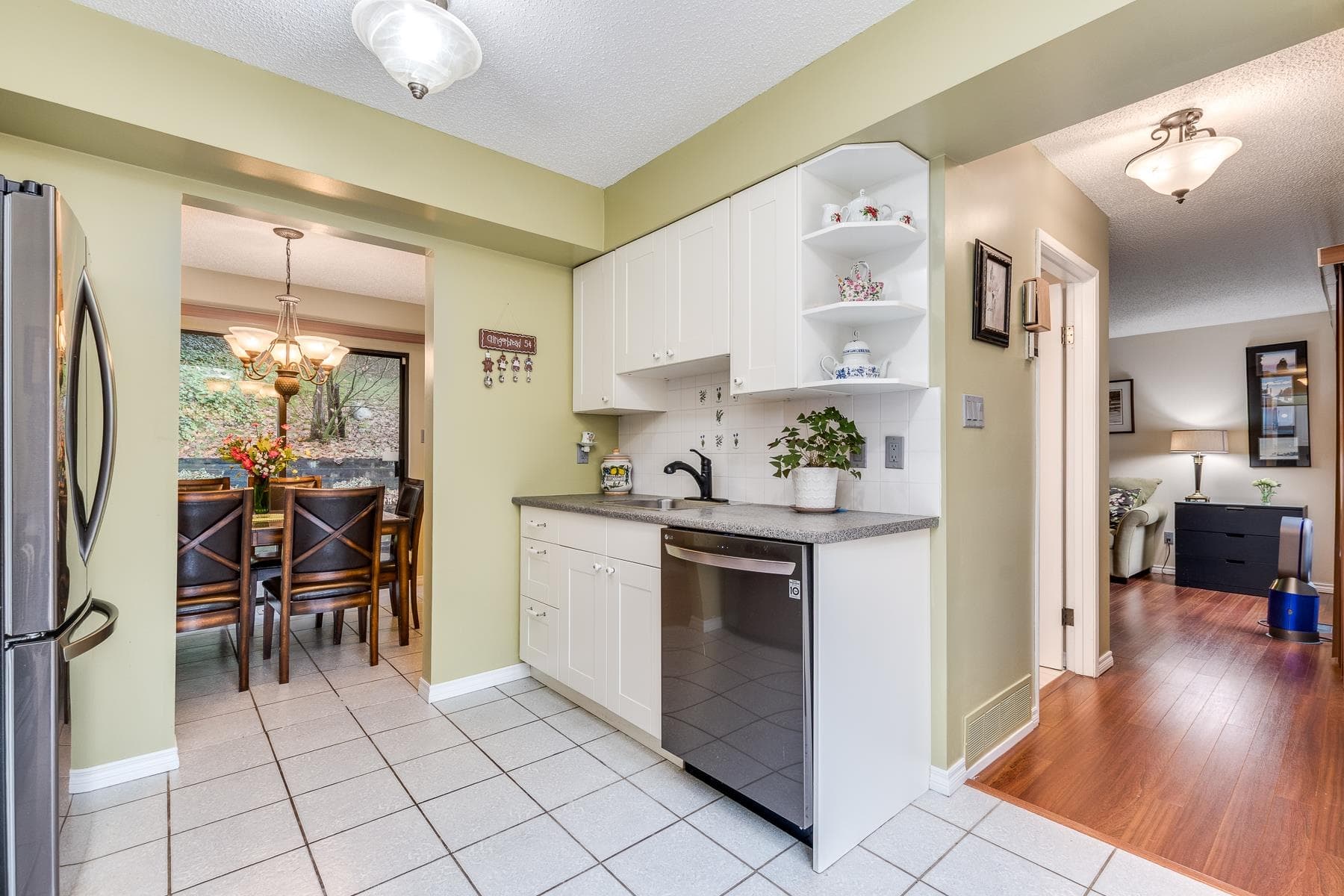 507 Cambridge Way, Port Moody
