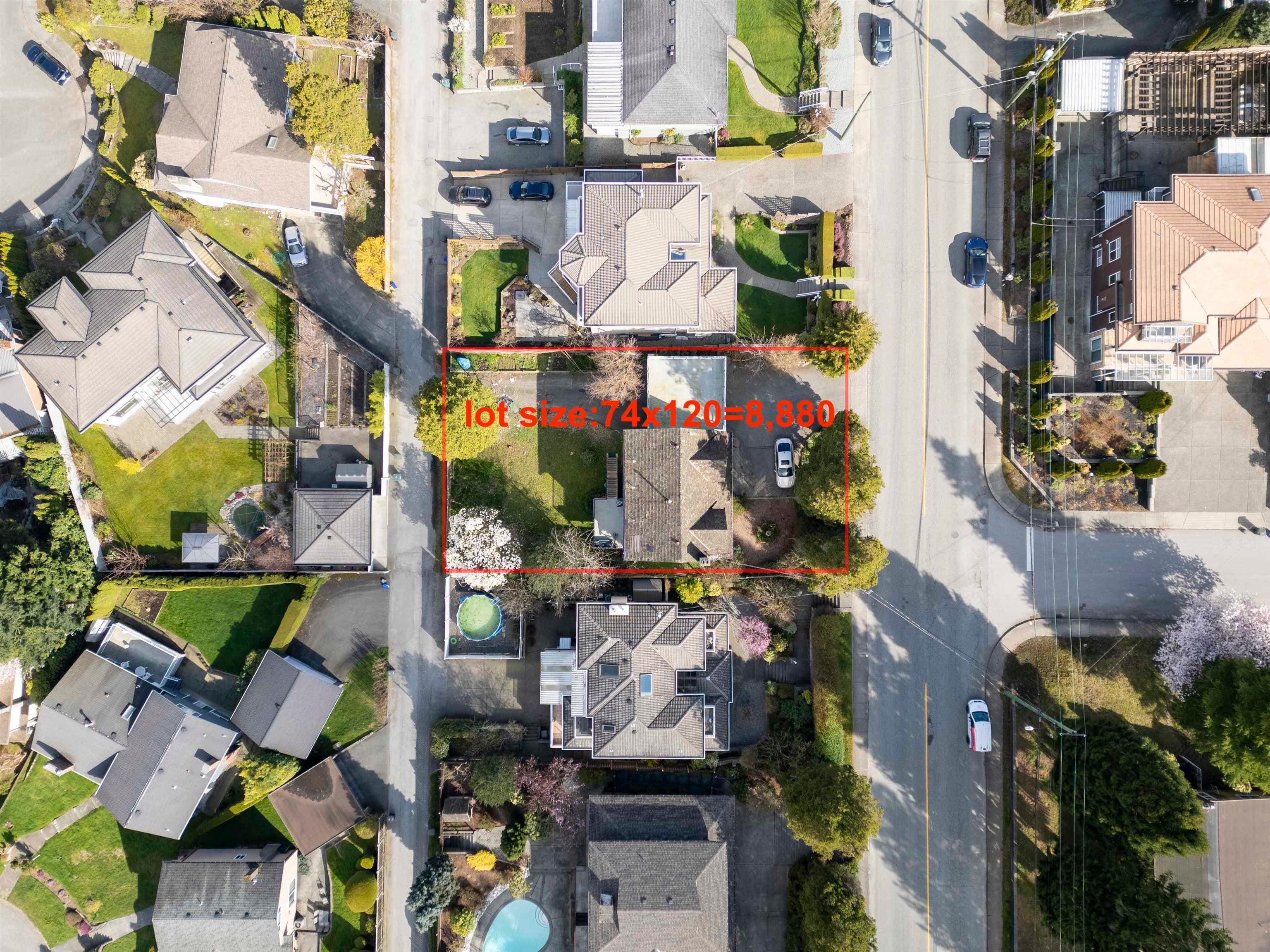1277 Holdom Avenue, Burnaby, V5B 3V5 — photo 2