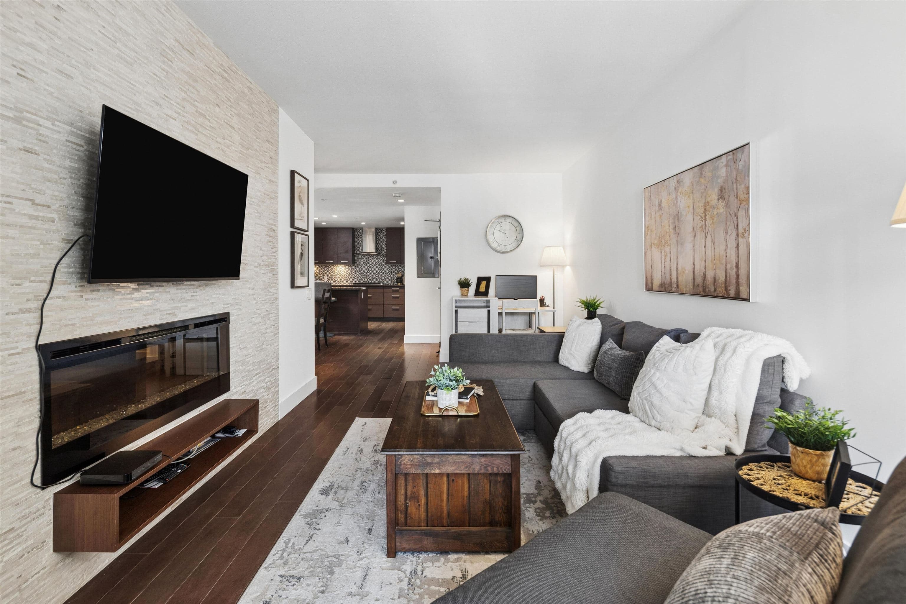 406 - 210 W 13 Street, North Vancouver