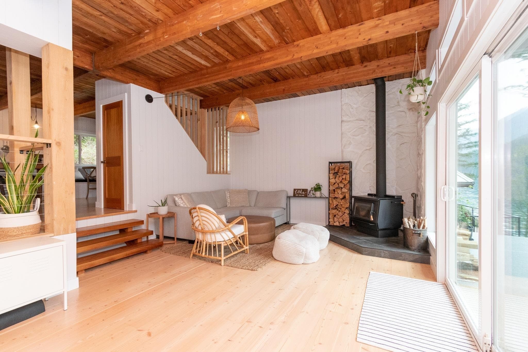 2937 Panorama Drive, North Vancouver, V7G 2A4 — photo 3