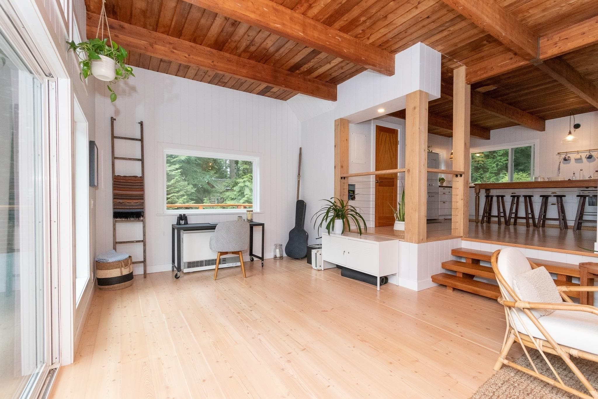 2937 Panorama Drive, North Vancouver, V7G 2A4 — photo 4