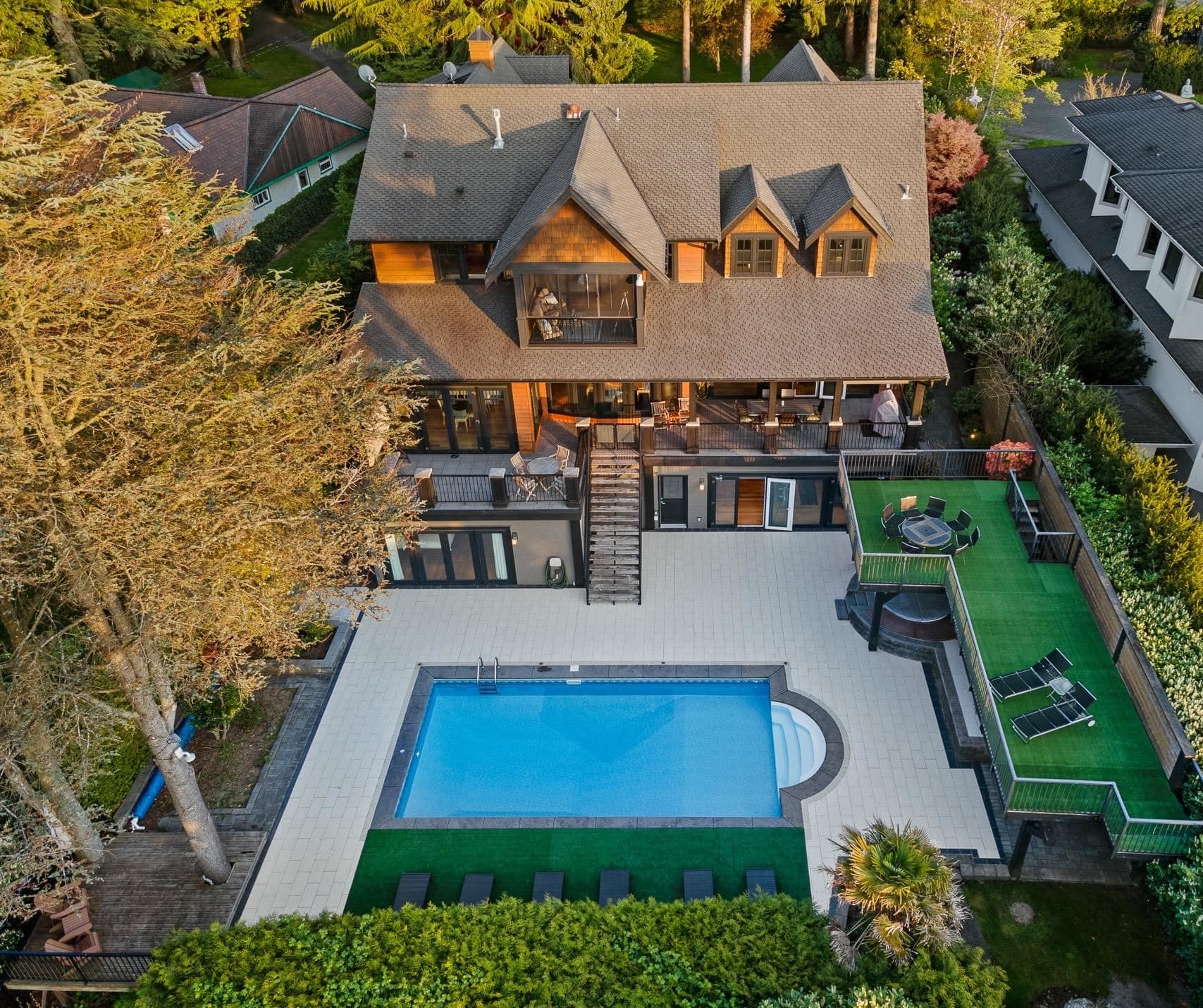 2737 Crescent Drive, Surrey, V4A 3J9 — photo 2