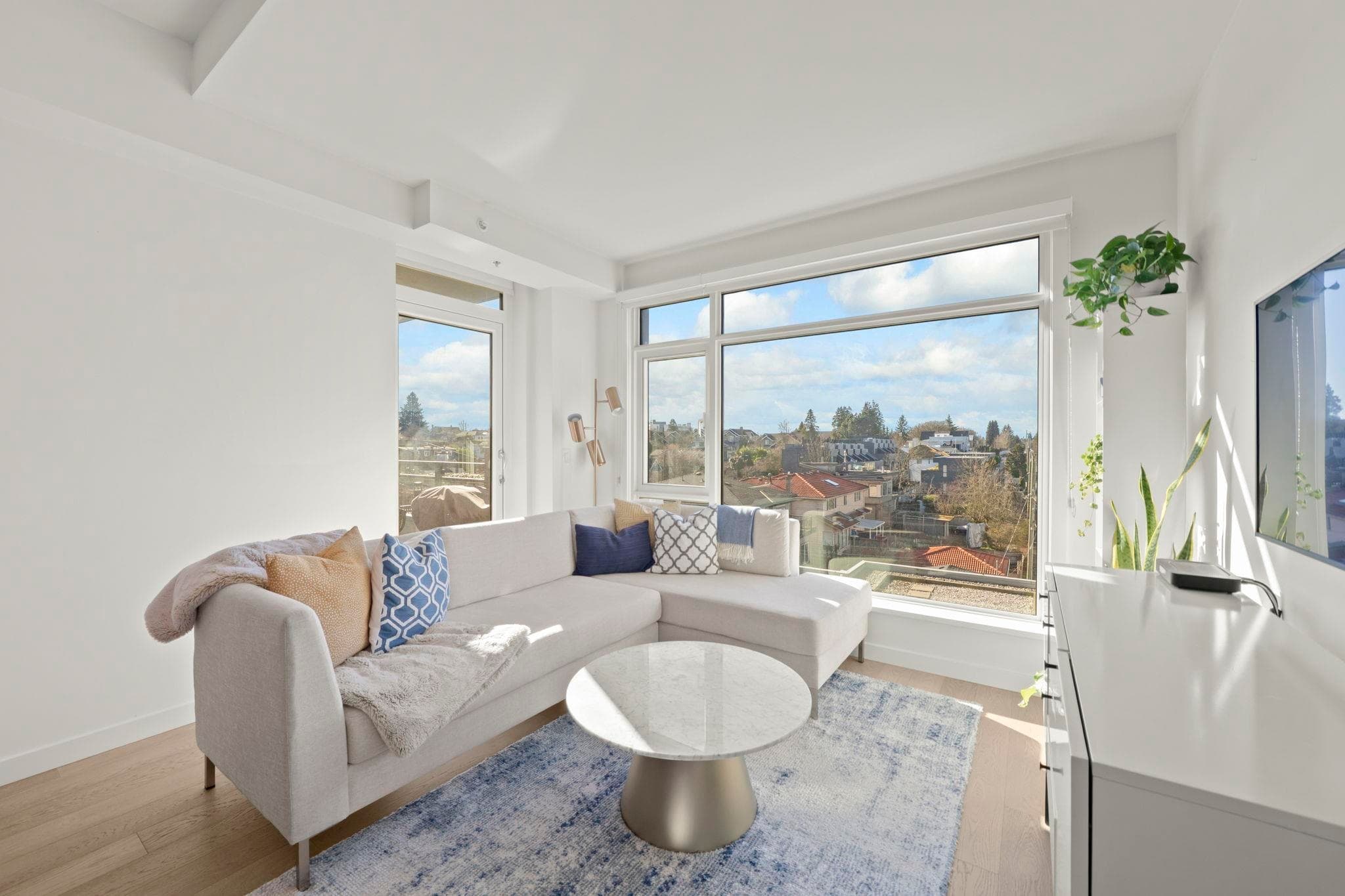 401 - 4171 Cambie Street, Vancouver — sold