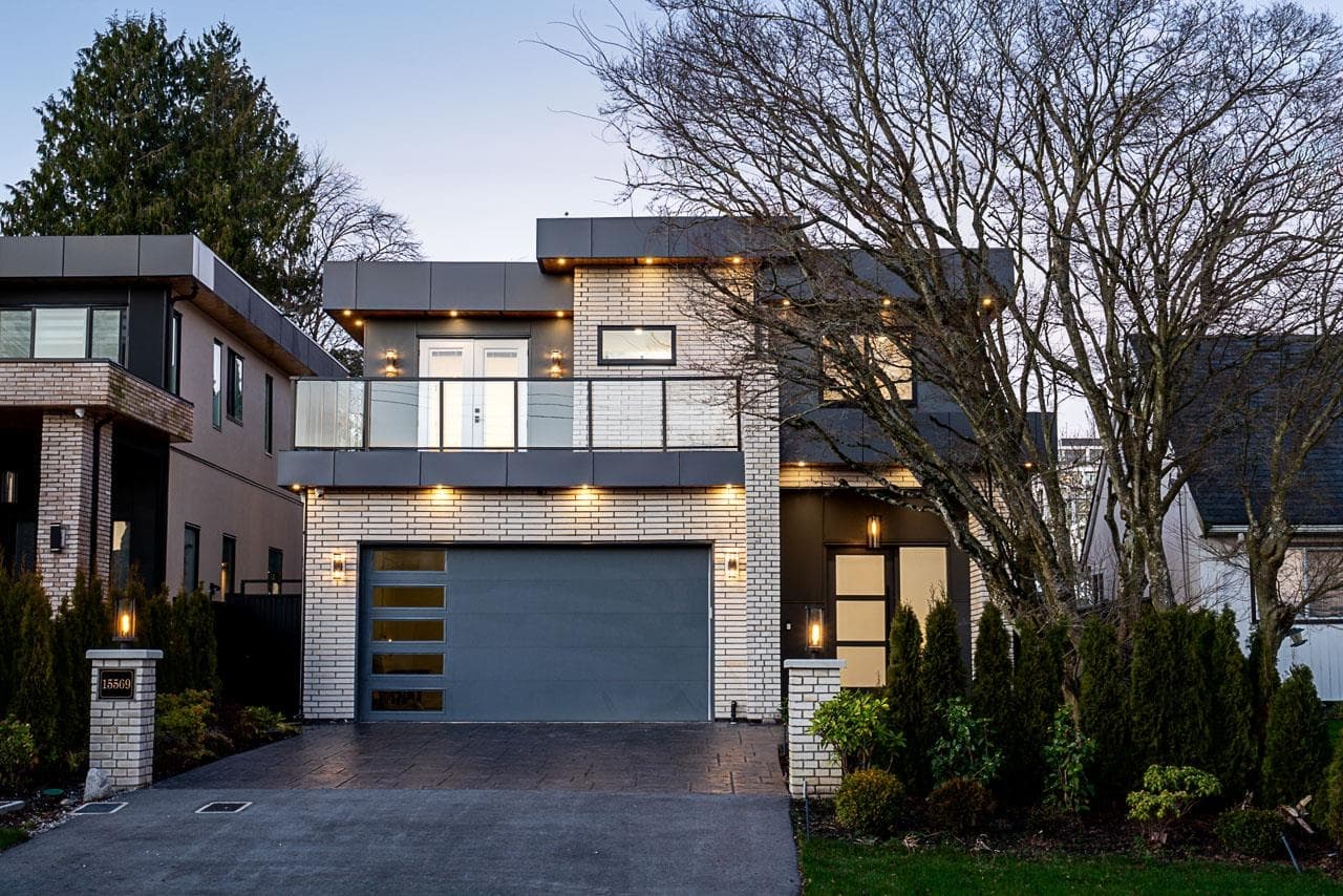 15569 Oxenham Avenue, White Rock
