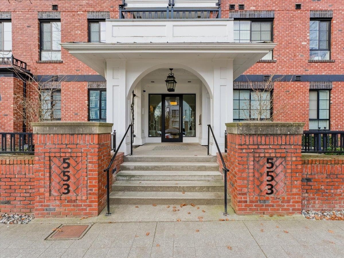 205 - 553 Foster Avenue, Coquitlam, V3J 0B5 — photo 2