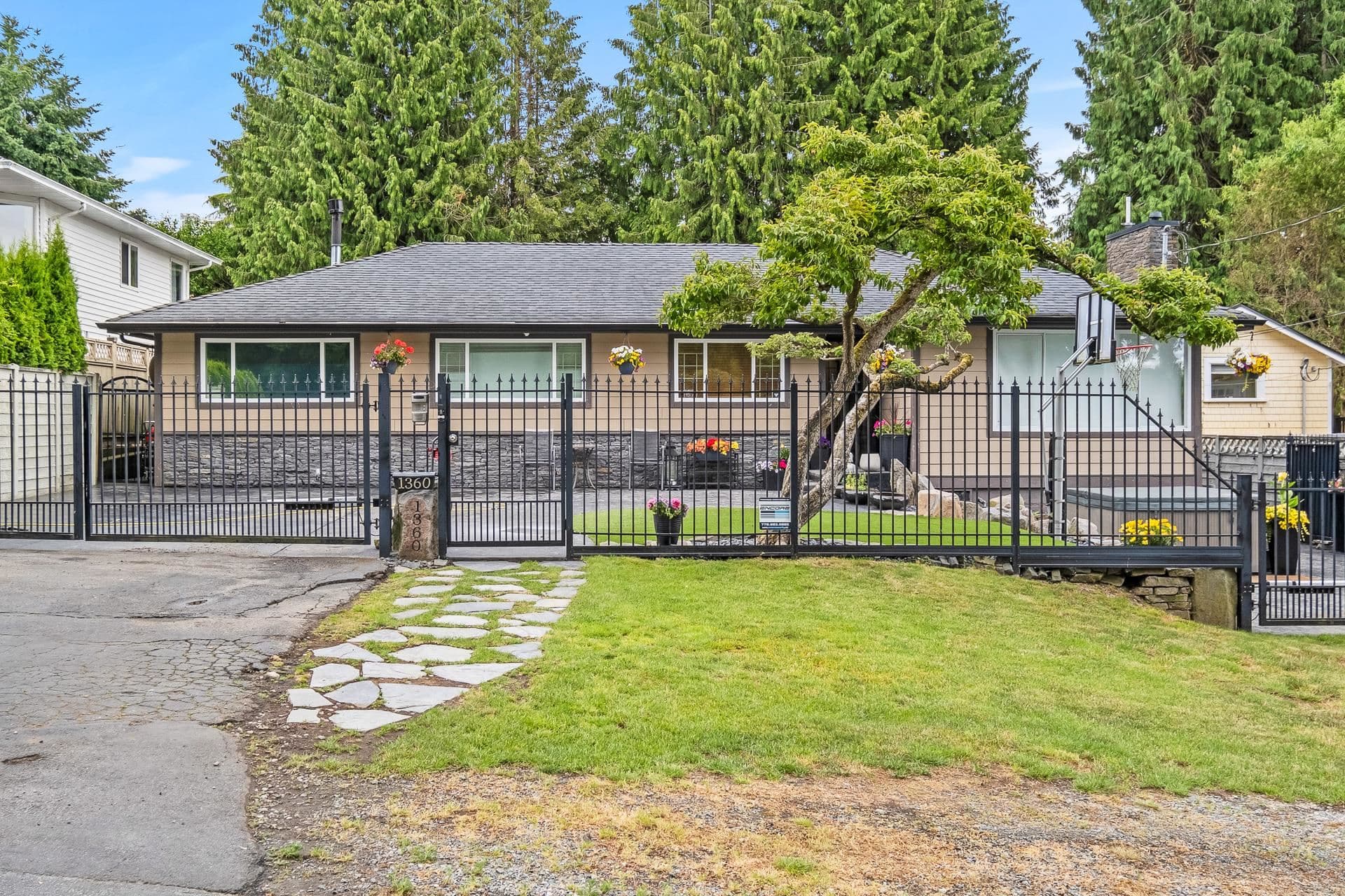 1360 Everall Street, White Rock