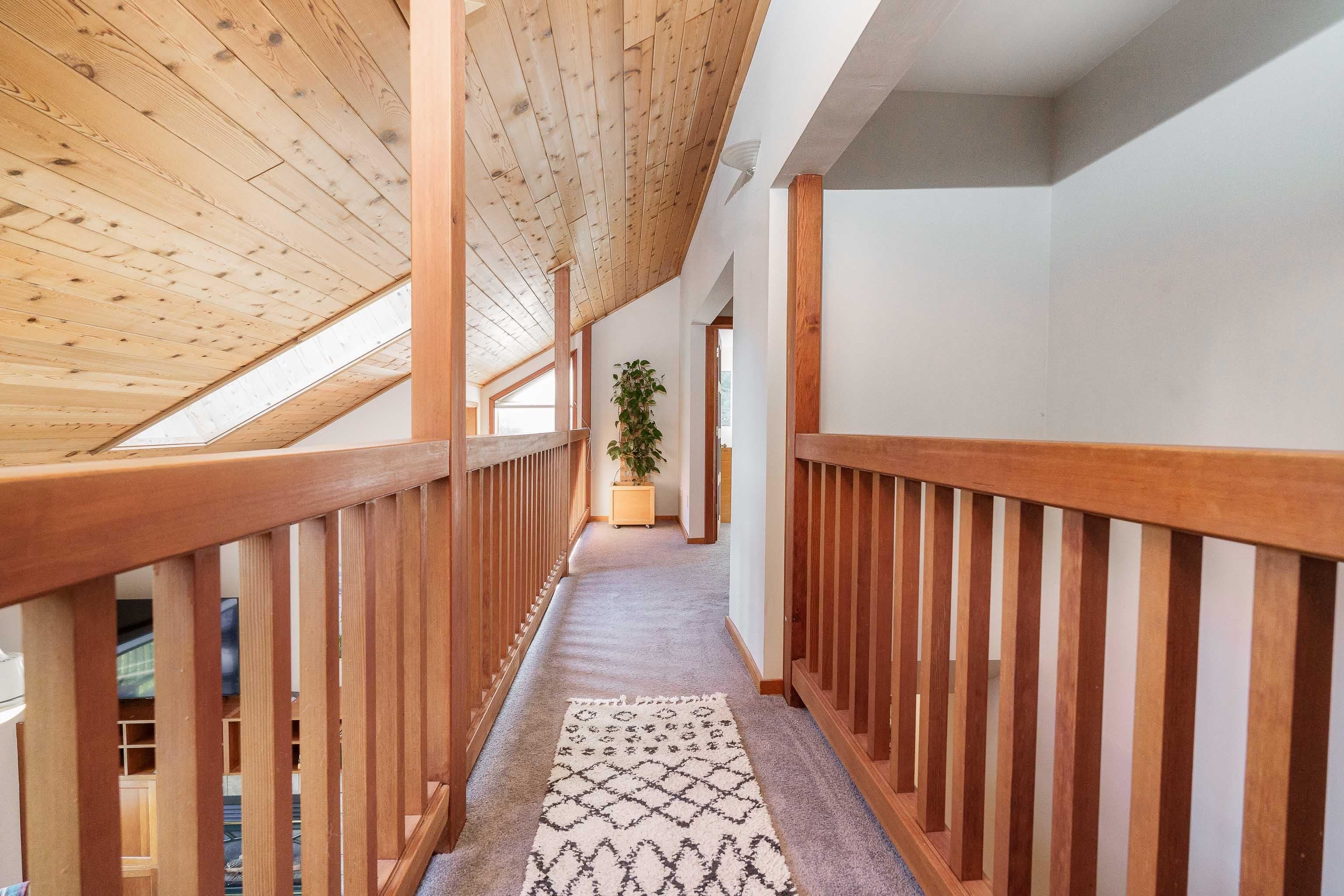 8096 Westwood Road, Halfmoon Bay, V7Z 1A7 — photo 2