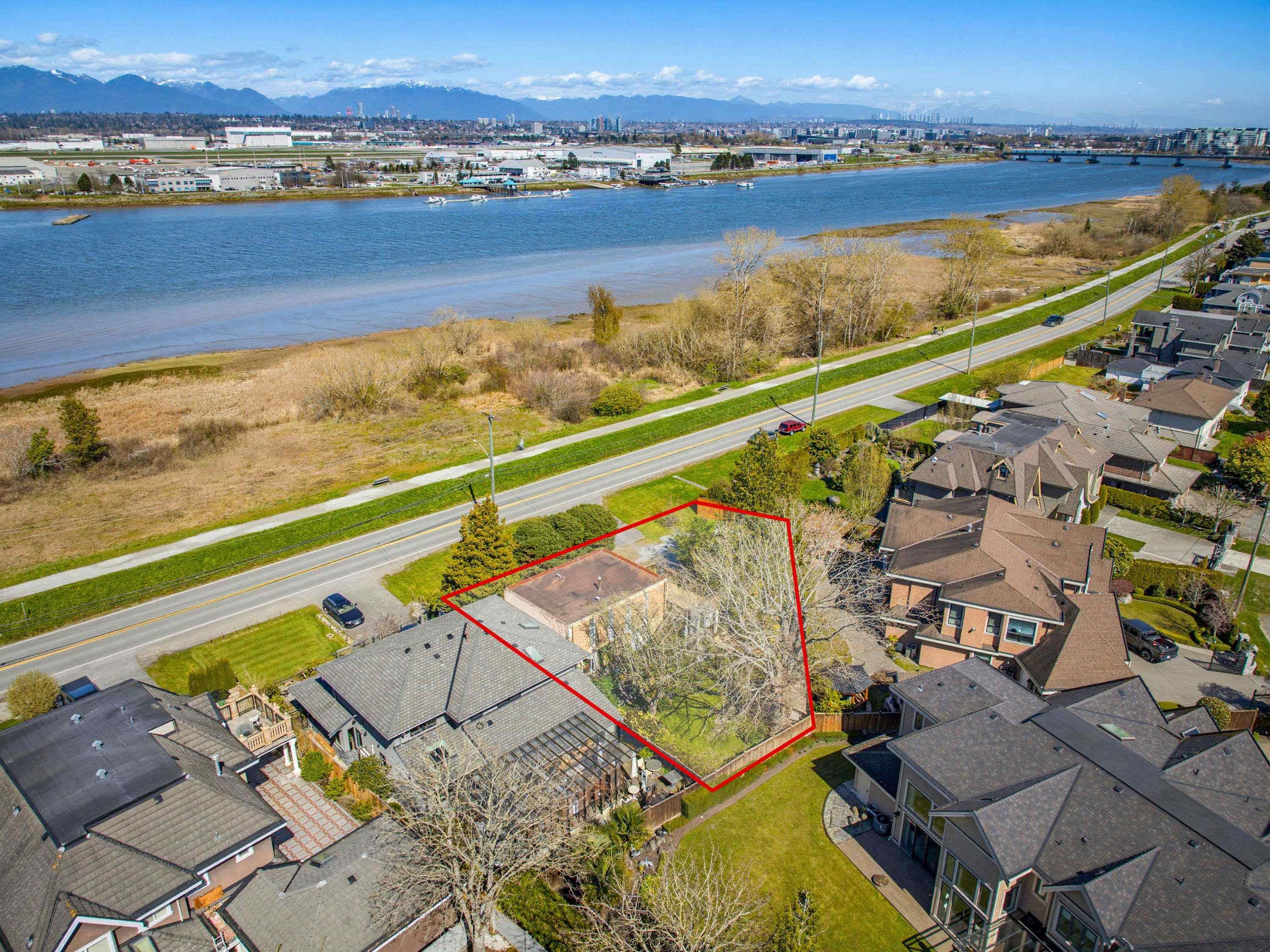 4440 River Road, Richmond