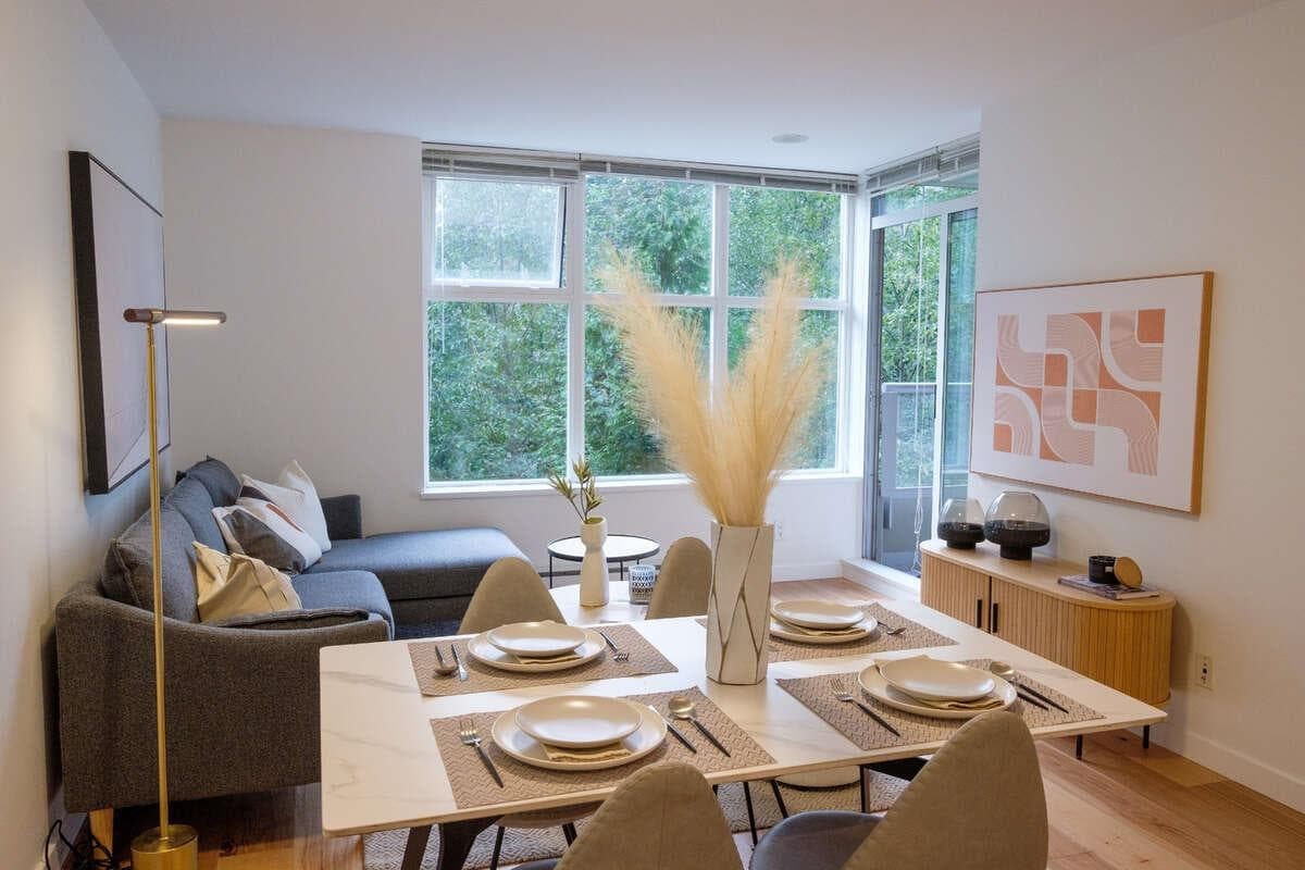 403 - 9232 University Crescent, Burnaby