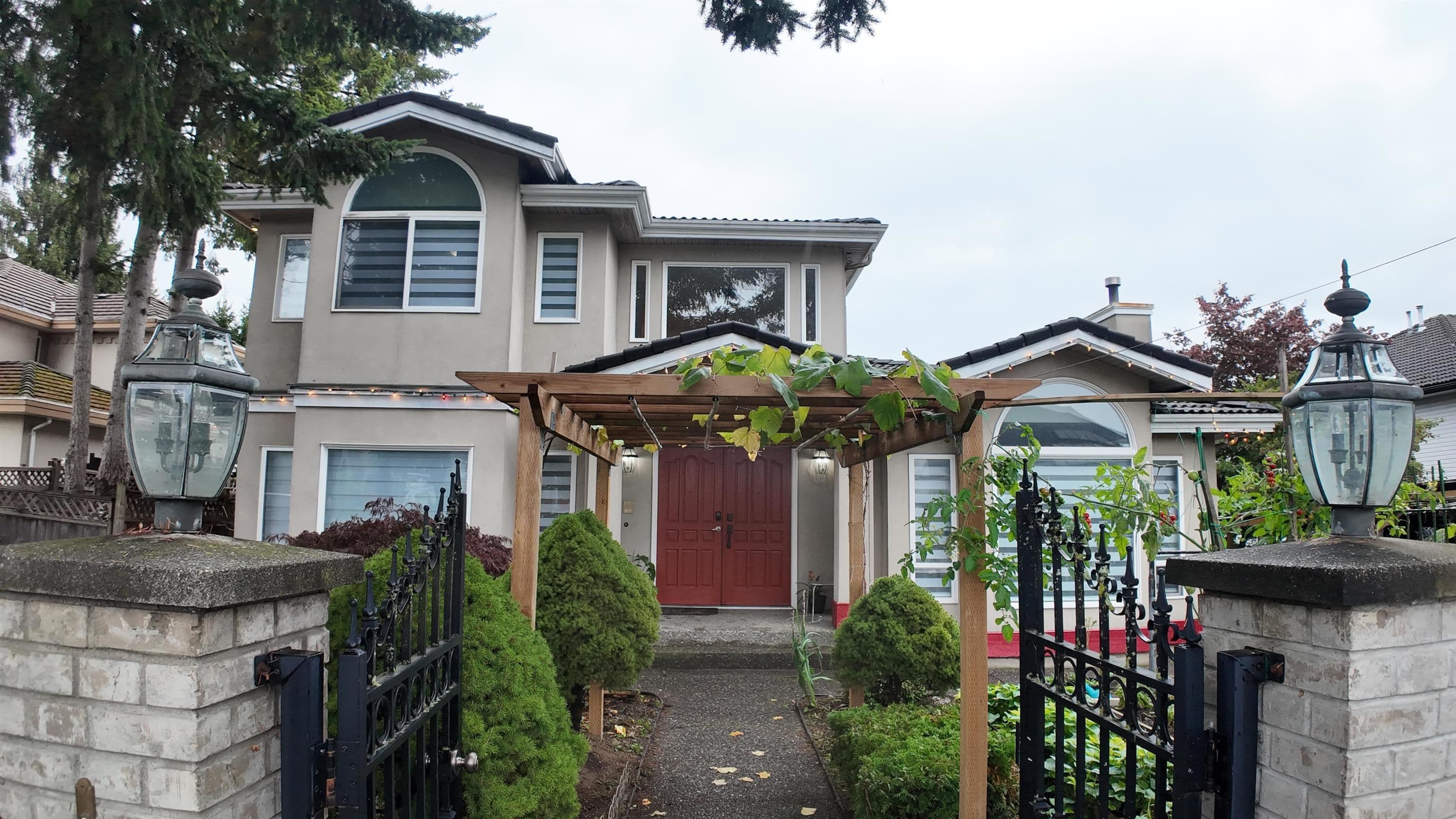 8222 144 Street, Surrey, V3W 5T4 — photo 1