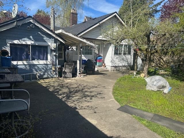 2872 Mckenzie Avenue, Surrey