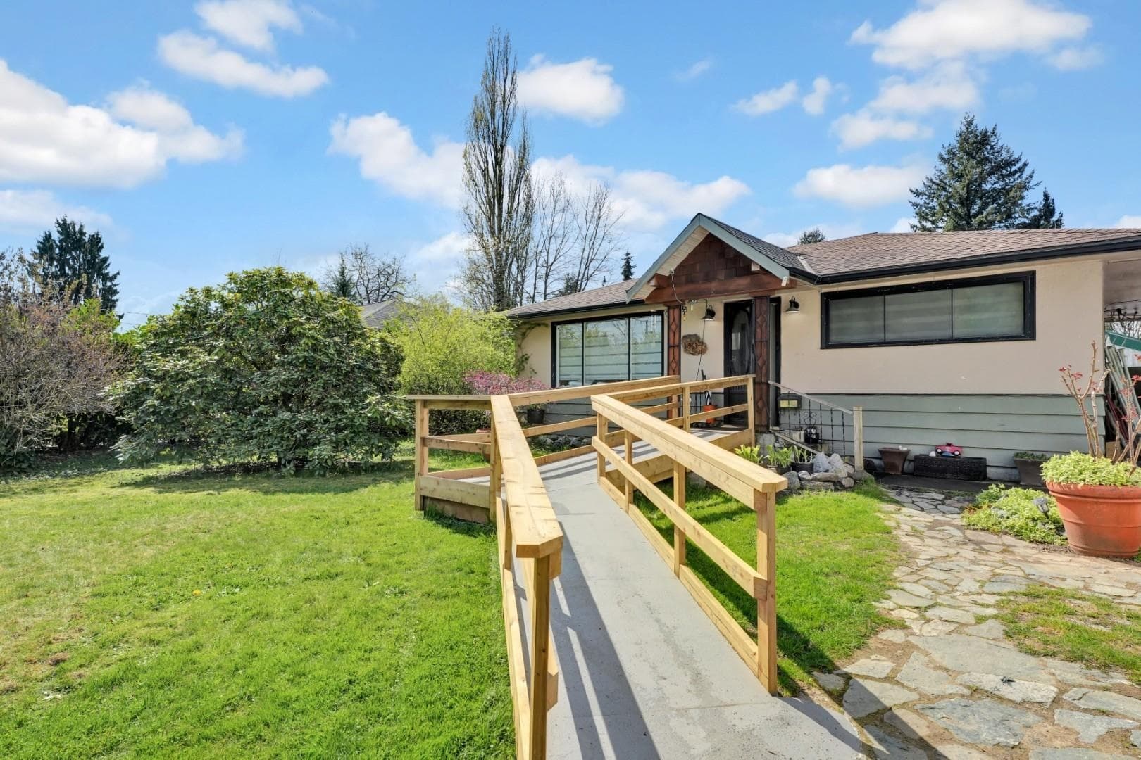 11963 221 Street, Maple Ridge, V2X 5S9 — photo 4