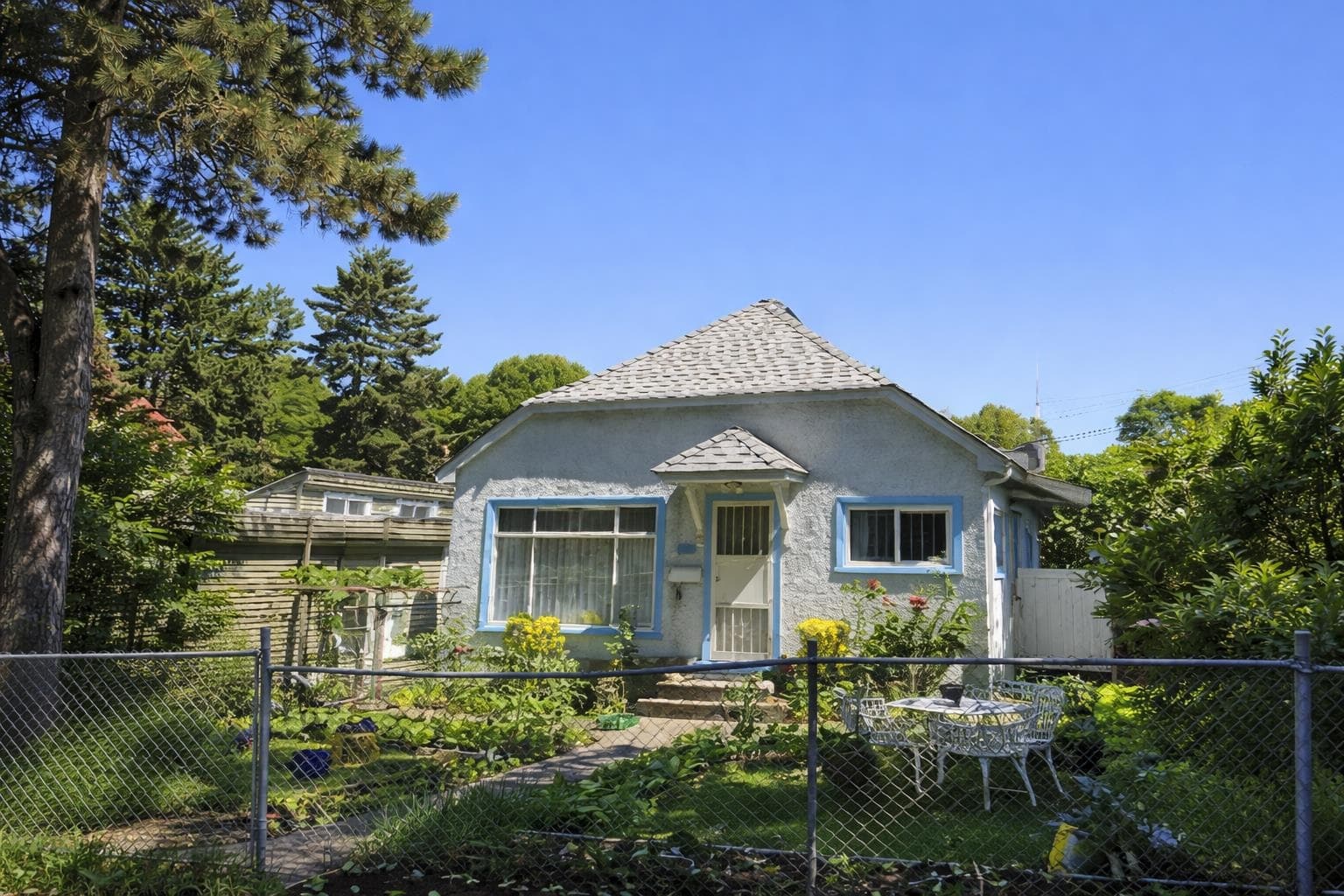 2719 Duke Street, Vancouver