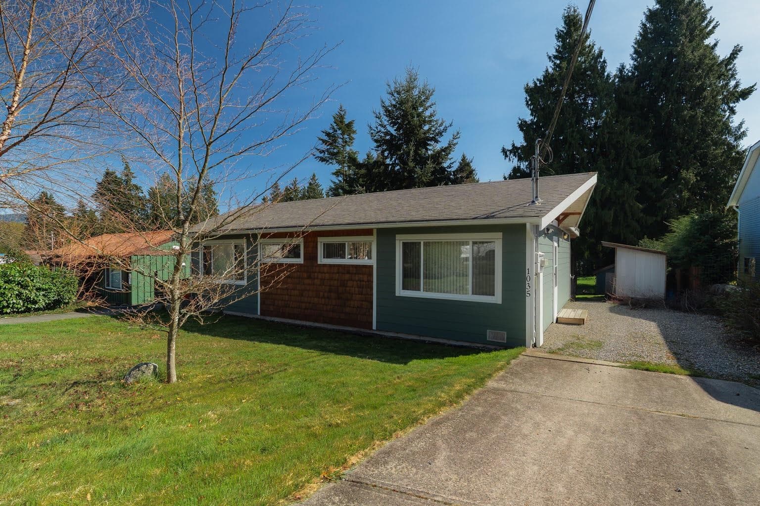 1035 Rosamund Road, Gibsons