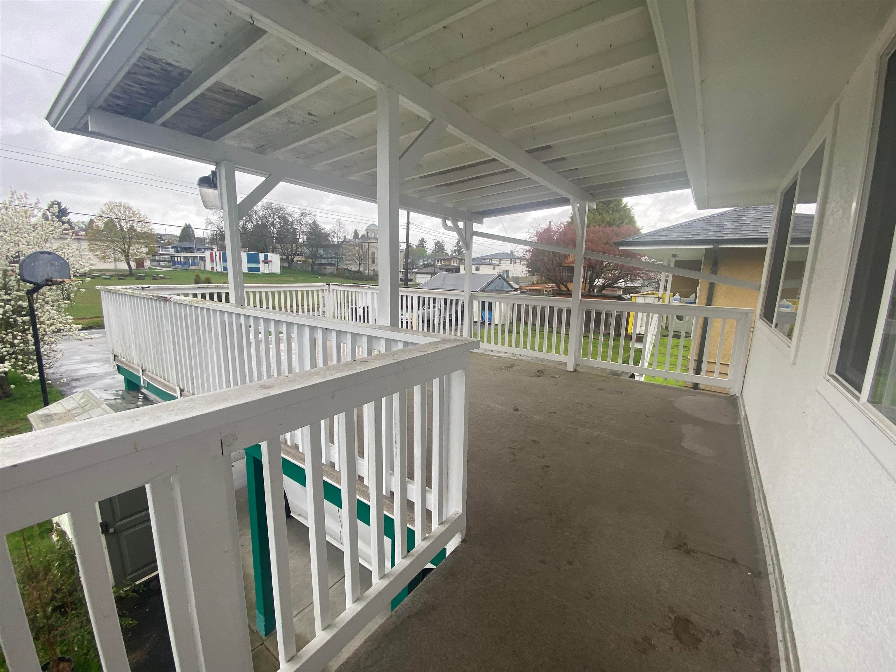 7635 10th Avenue, Burnaby, V3N 2S1 — photo 3