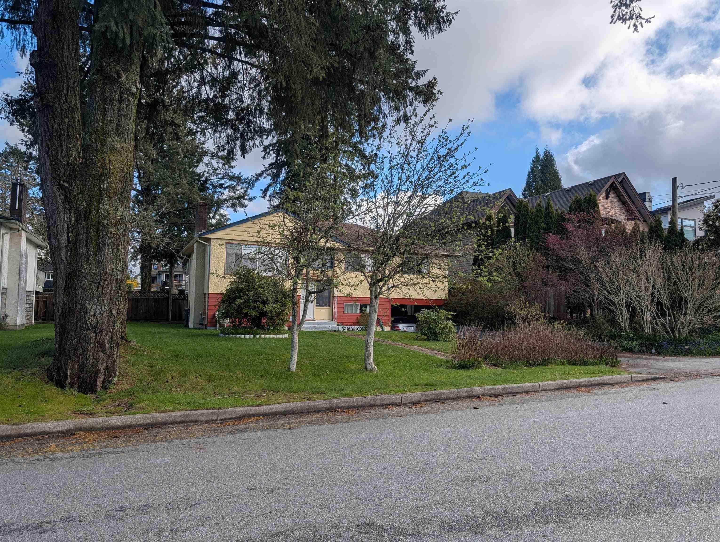 1681 Smith Avenue, Coquitlam, V3J 2Y4 — photo 3