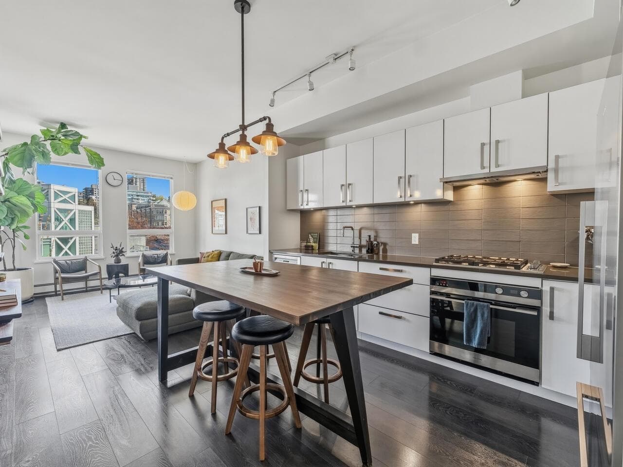 408 - 105 W 2nd Street, North Vancouver — sold