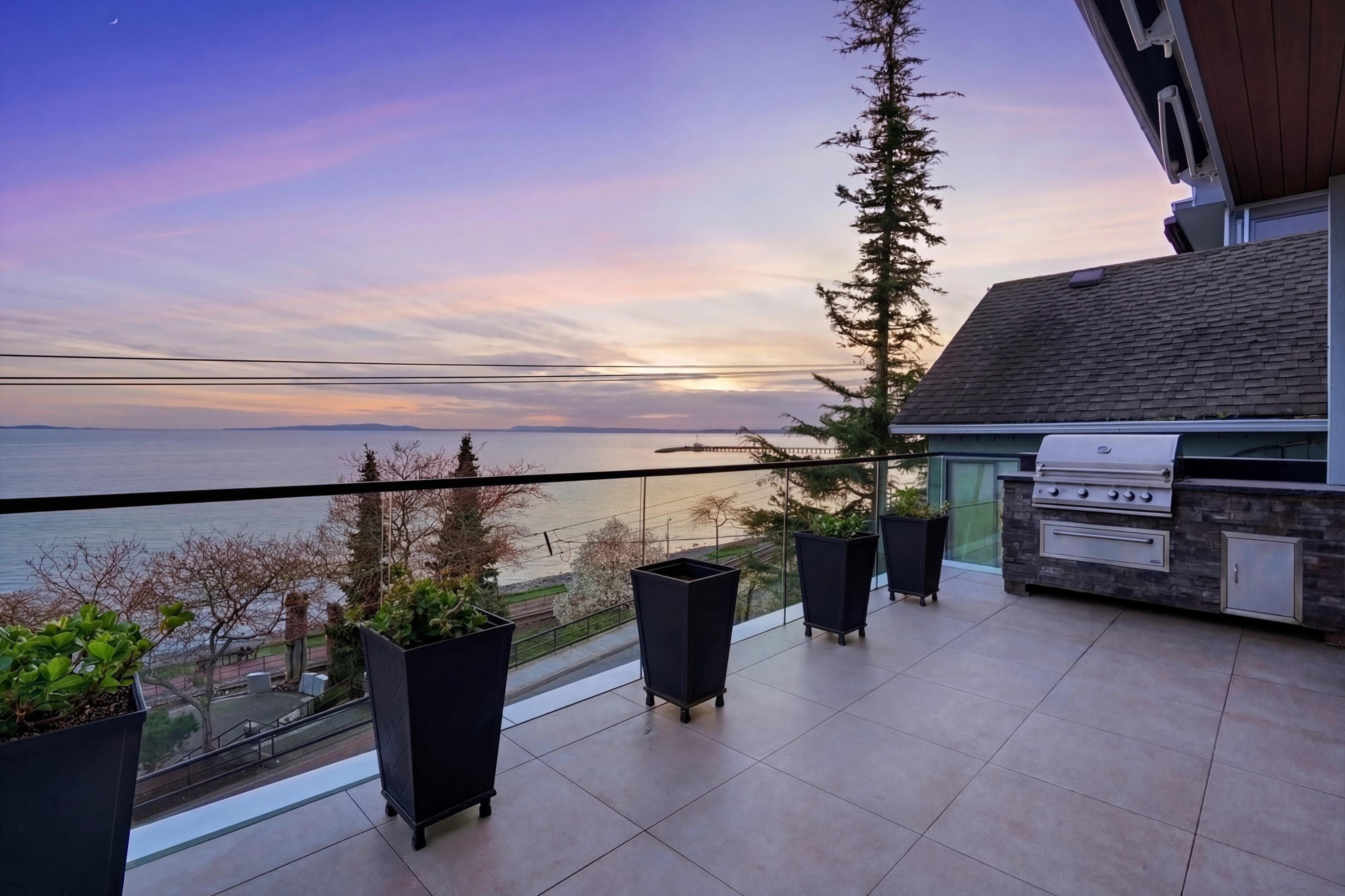 15377 Marine Drive, White Rock