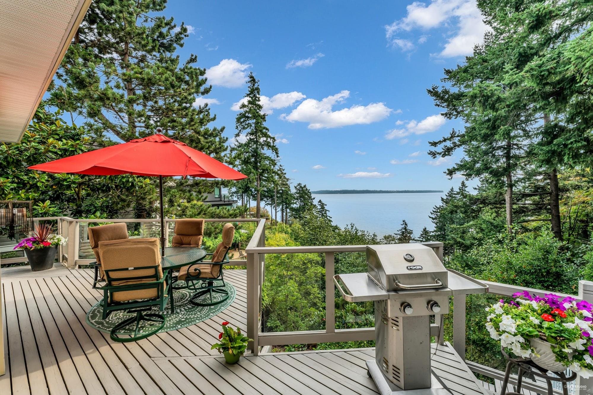 14104 Marine Drive, White Rock, V4B 1A7 — photo 4
