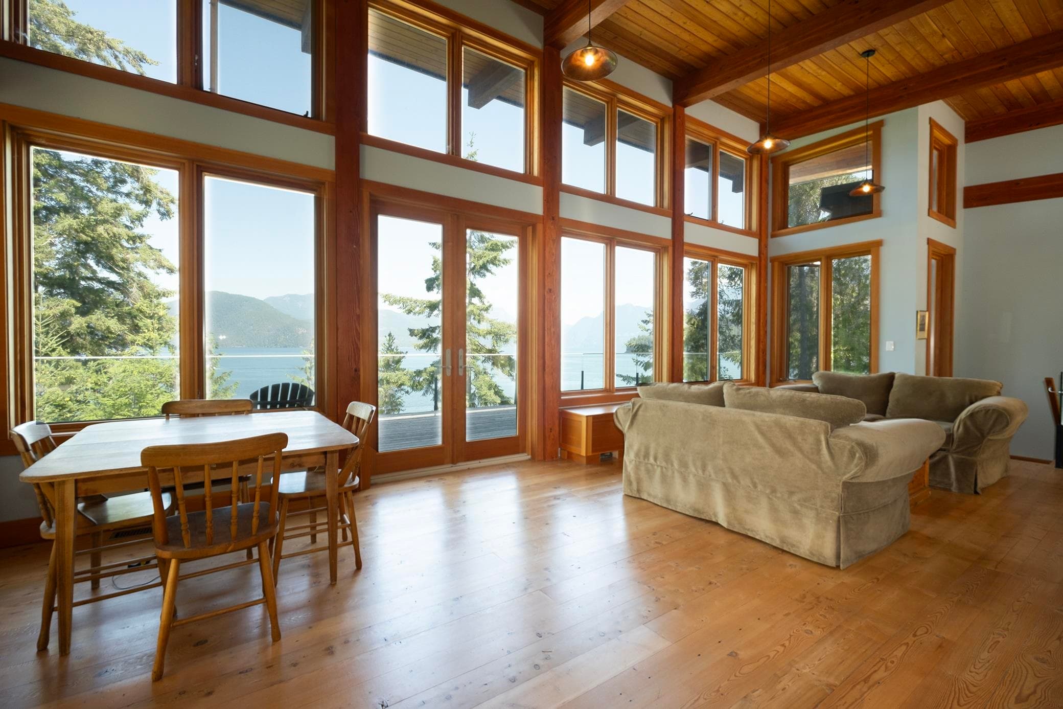 6290 Maple Road, Egmont