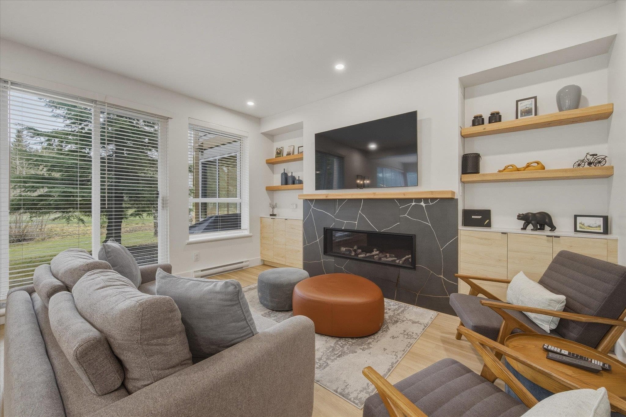 16 - 4628 Blackcomb Way, Whistler, V0N 1B4 — photo 2