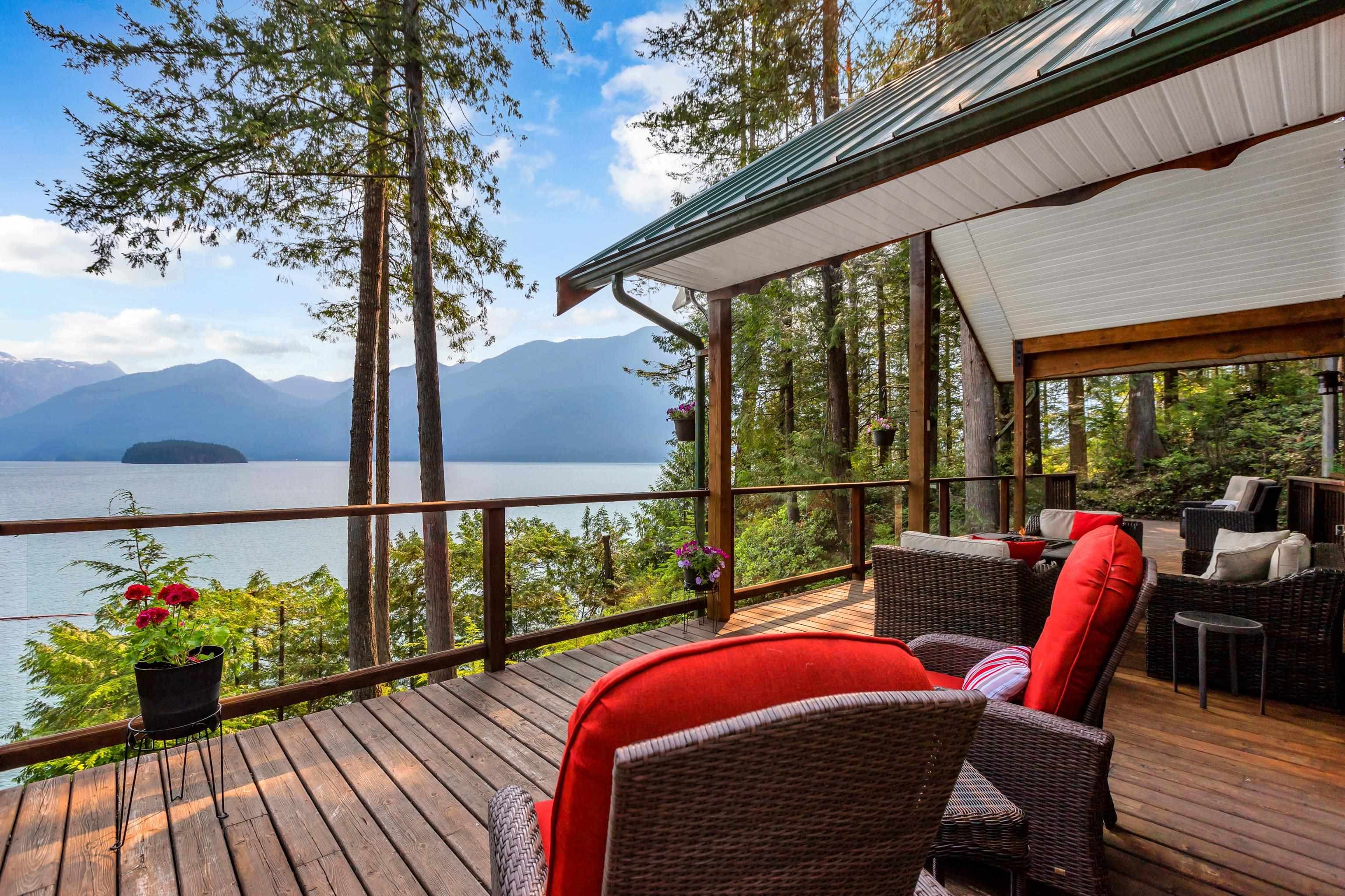 4 Christian Cove, Pitt Meadows, V3Y 1Z1 — photo 1