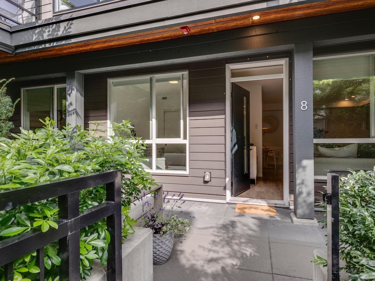 8 - 533 E 3rd Street, North Vancouver, V7L 1G4 — photo 2