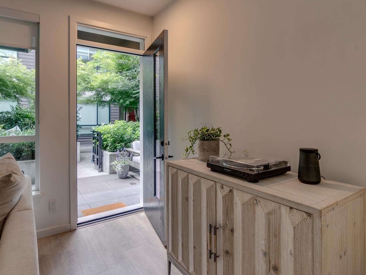 8 - 533 E 3rd Street, North Vancouver, V7L 1G4 — photo 3