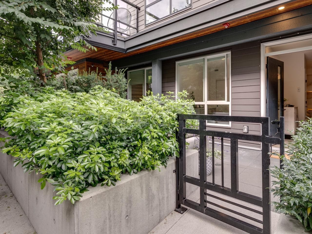 8 - 533 E 3rd Street, North Vancouver