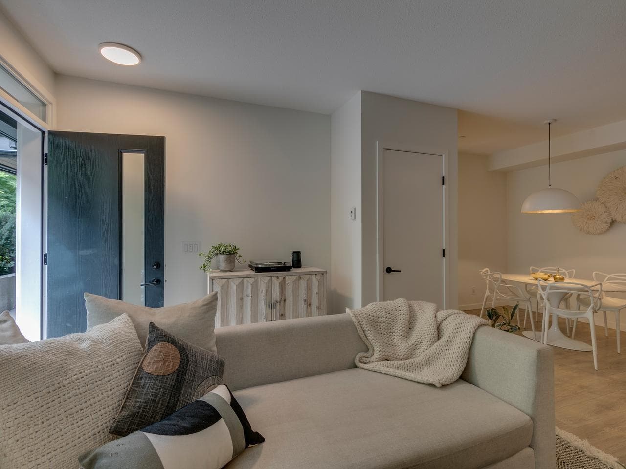 8 - 533 E 3rd Street, North Vancouver, V7L 1G4 — photo 4