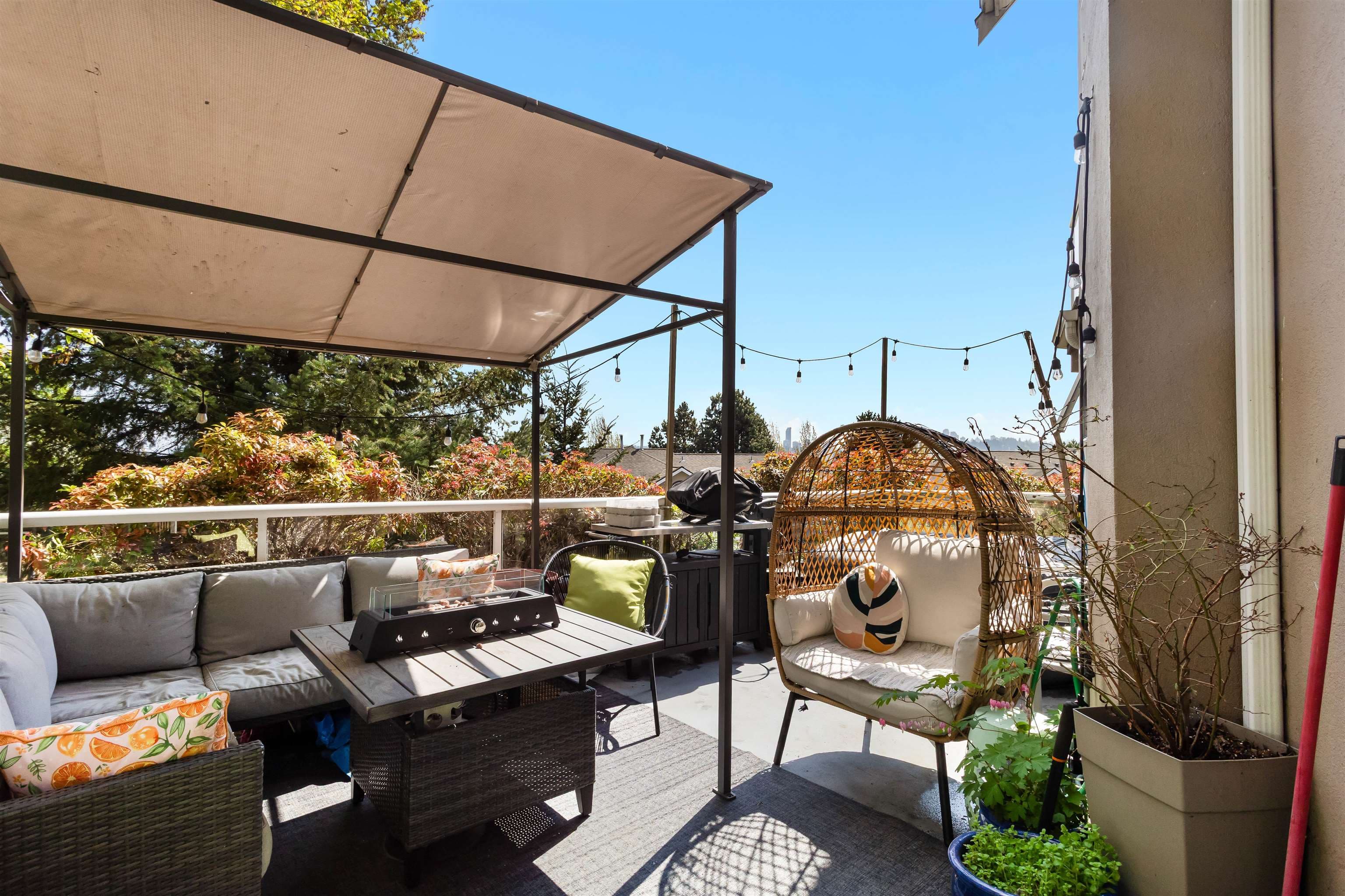 304 - 25 Richmond Street, New Westminster — sold
