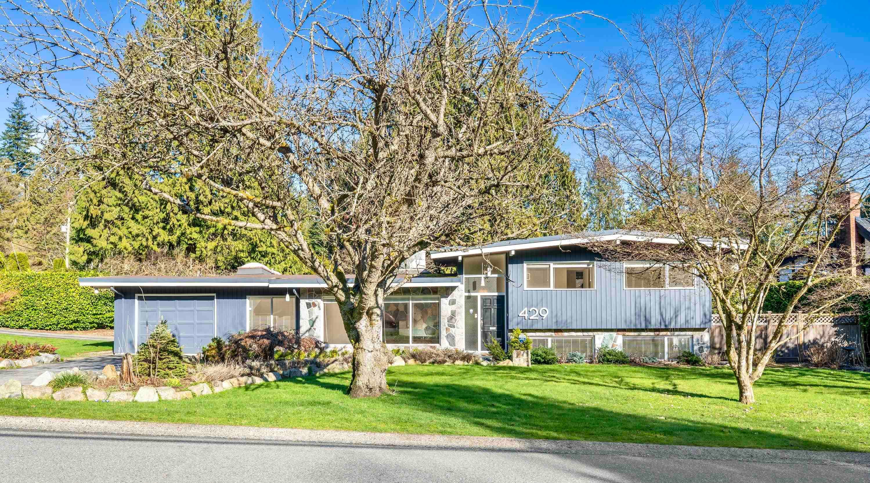 429 Newlands Road, West Vancouver