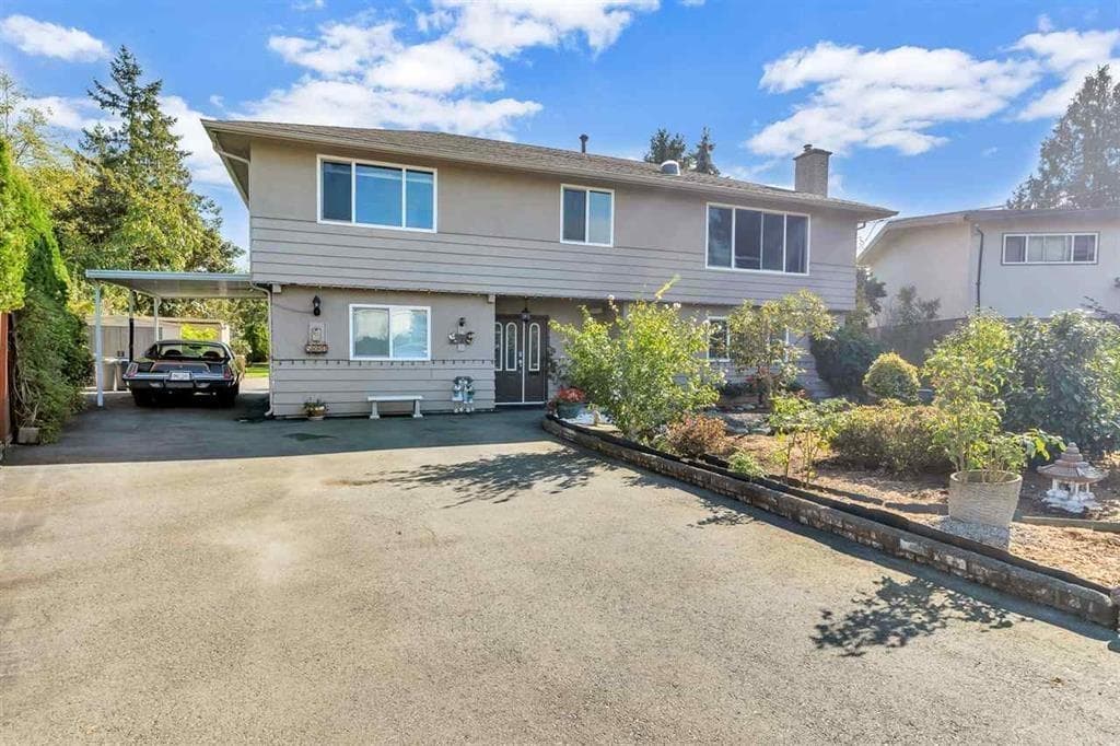5882 51 Avenue, Delta
