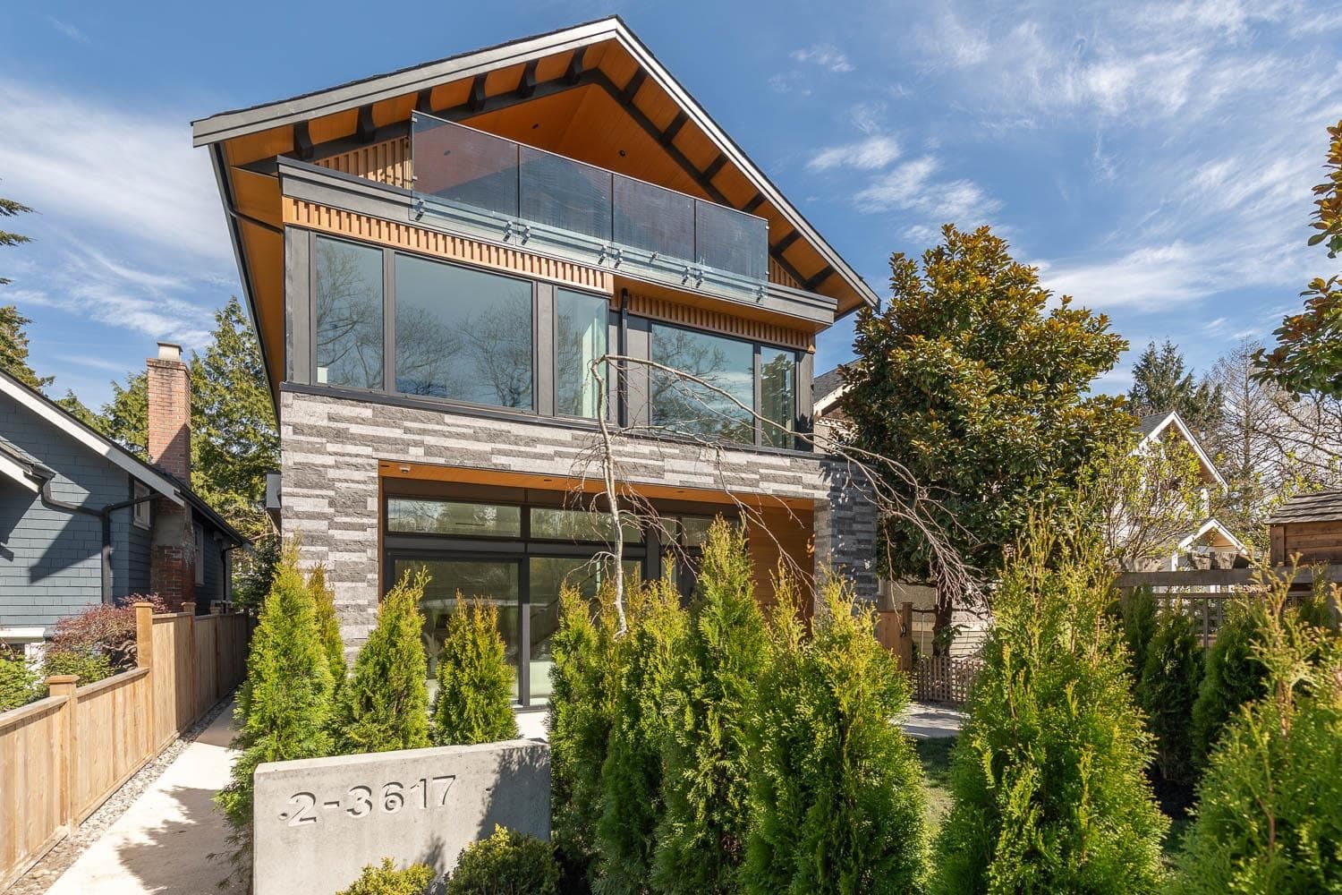 2 - 3617 W 12th Avenue, Vancouver, V6R 2N5 — photo 1